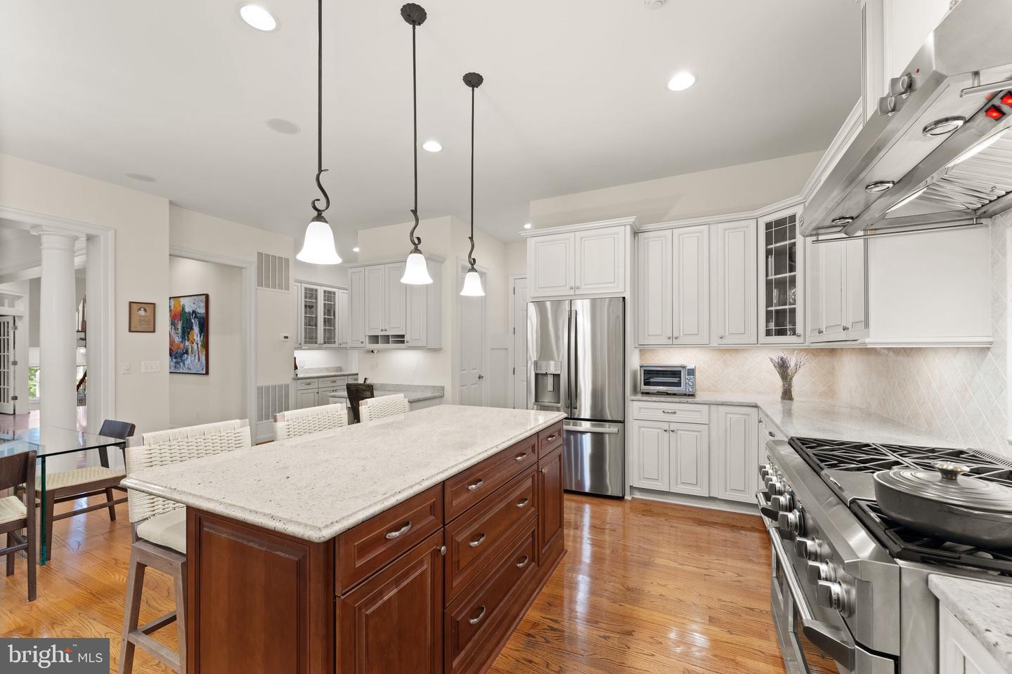9603 THISTLE RIDGE LN, VIENNA, Virginia 22182, 5 Bedrooms Bedrooms, ,4 BathroomsBathrooms,Residential,For sale,9603 THISTLE RIDGE LN,VAFX2269004 MLS # VAFX2269004