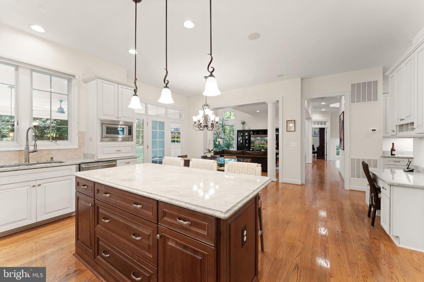 9603 THISTLE RIDGE LN, VIENNA, Virginia 22182, 5 Bedrooms Bedrooms, ,4 BathroomsBathrooms,Residential,For sale,9603 THISTLE RIDGE LN,VAFX2269004 MLS # VAFX2269004