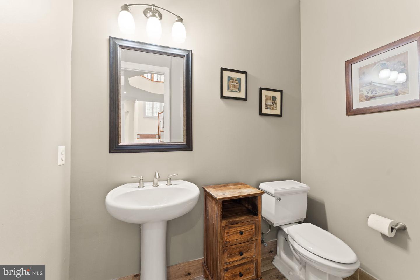 9603 THISTLE RIDGE LN, VIENNA, Virginia 22182, 5 Bedrooms Bedrooms, ,4 BathroomsBathrooms,Residential,For sale,9603 THISTLE RIDGE LN,VAFX2269004 MLS # VAFX2269004