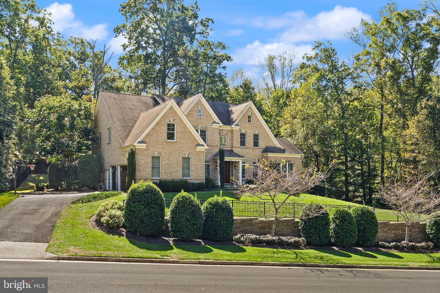 9603 THISTLE RIDGE LN, VIENNA, Virginia 22182, 5 Bedrooms Bedrooms, ,4 BathroomsBathrooms,Residential,For sale,9603 THISTLE RIDGE LN,VAFX2269004 MLS # VAFX2269004