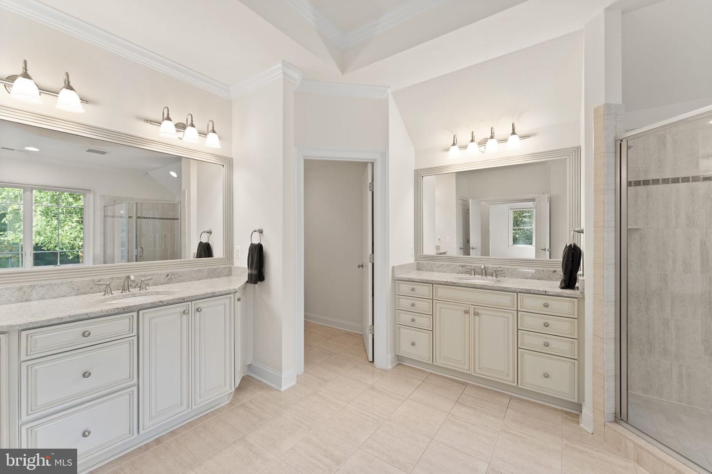 9603 THISTLE RIDGE LN, VIENNA, Virginia 22182, 5 Bedrooms Bedrooms, ,4 BathroomsBathrooms,Residential,For sale,9603 THISTLE RIDGE LN,VAFX2269004 MLS # VAFX2269004