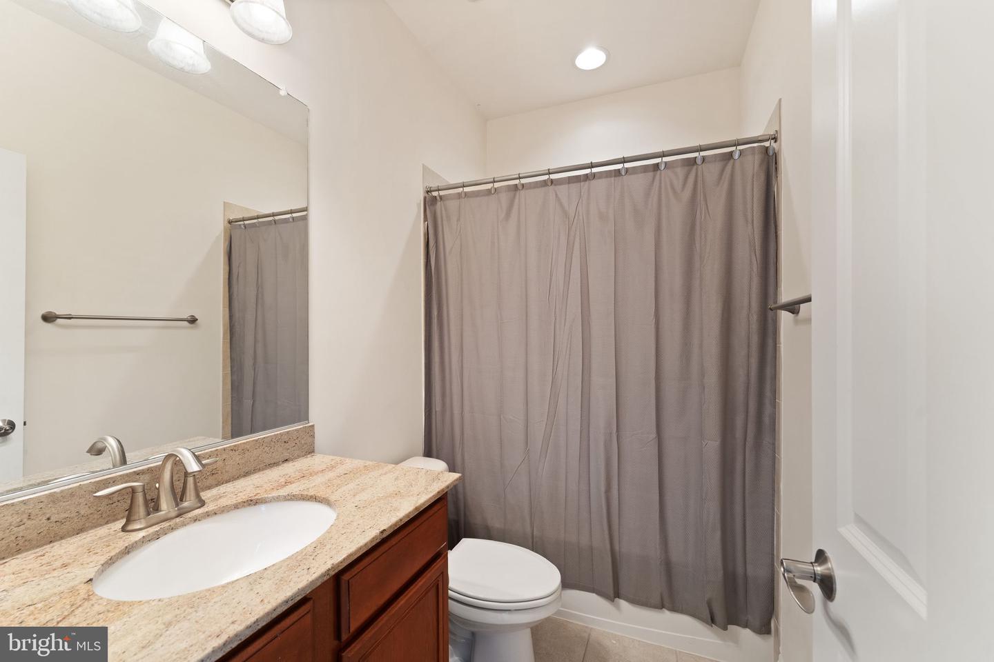 9603 THISTLE RIDGE LN, VIENNA, Virginia 22182, 5 Bedrooms Bedrooms, ,4 BathroomsBathrooms,Residential,For sale,9603 THISTLE RIDGE LN,VAFX2269004 MLS # VAFX2269004