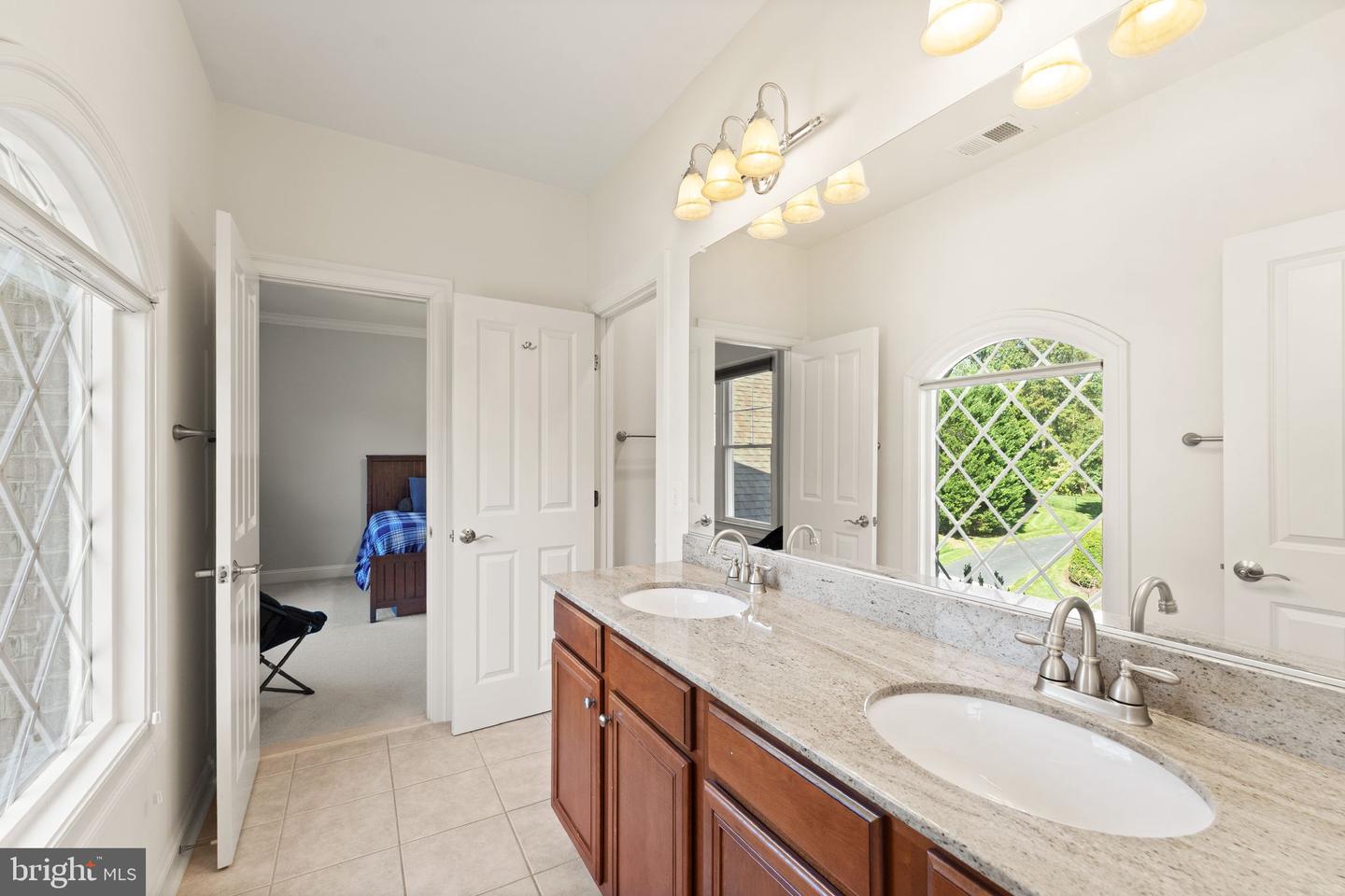 9603 THISTLE RIDGE LN, VIENNA, Virginia 22182, 5 Bedrooms Bedrooms, ,4 BathroomsBathrooms,Residential,For sale,9603 THISTLE RIDGE LN,VAFX2269004 MLS # VAFX2269004