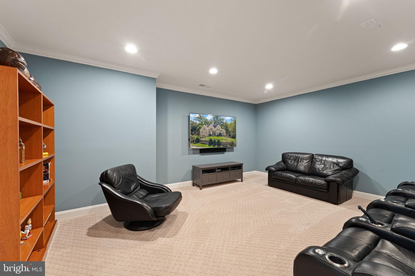 9603 THISTLE RIDGE LN, VIENNA, Virginia 22182, 5 Bedrooms Bedrooms, ,4 BathroomsBathrooms,Residential,For sale,9603 THISTLE RIDGE LN,VAFX2269004 MLS # VAFX2269004