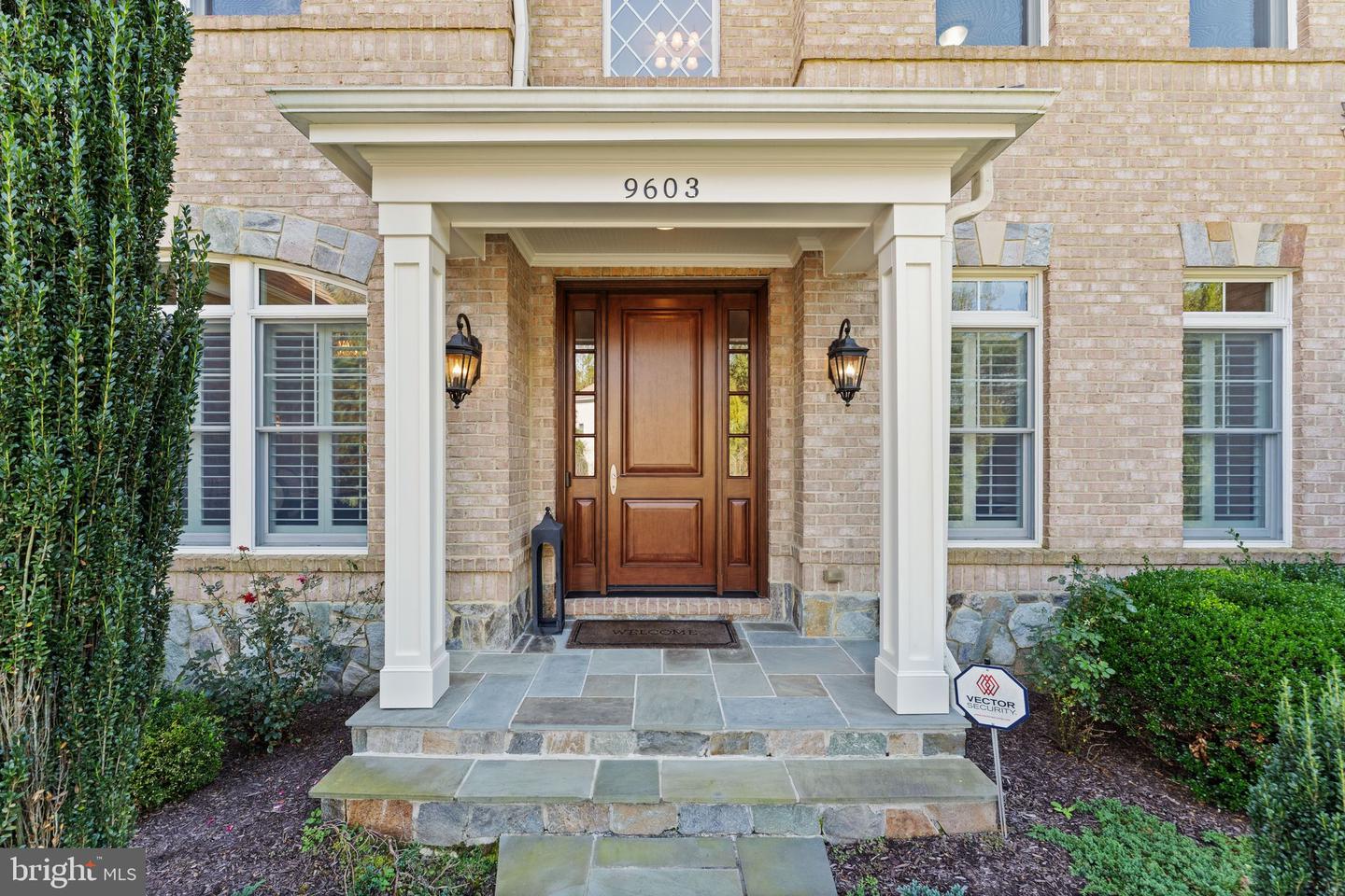 9603 THISTLE RIDGE LN, VIENNA, Virginia 22182, 5 Bedrooms Bedrooms, ,4 BathroomsBathrooms,Residential,For sale,9603 THISTLE RIDGE LN,VAFX2269004 MLS # VAFX2269004
