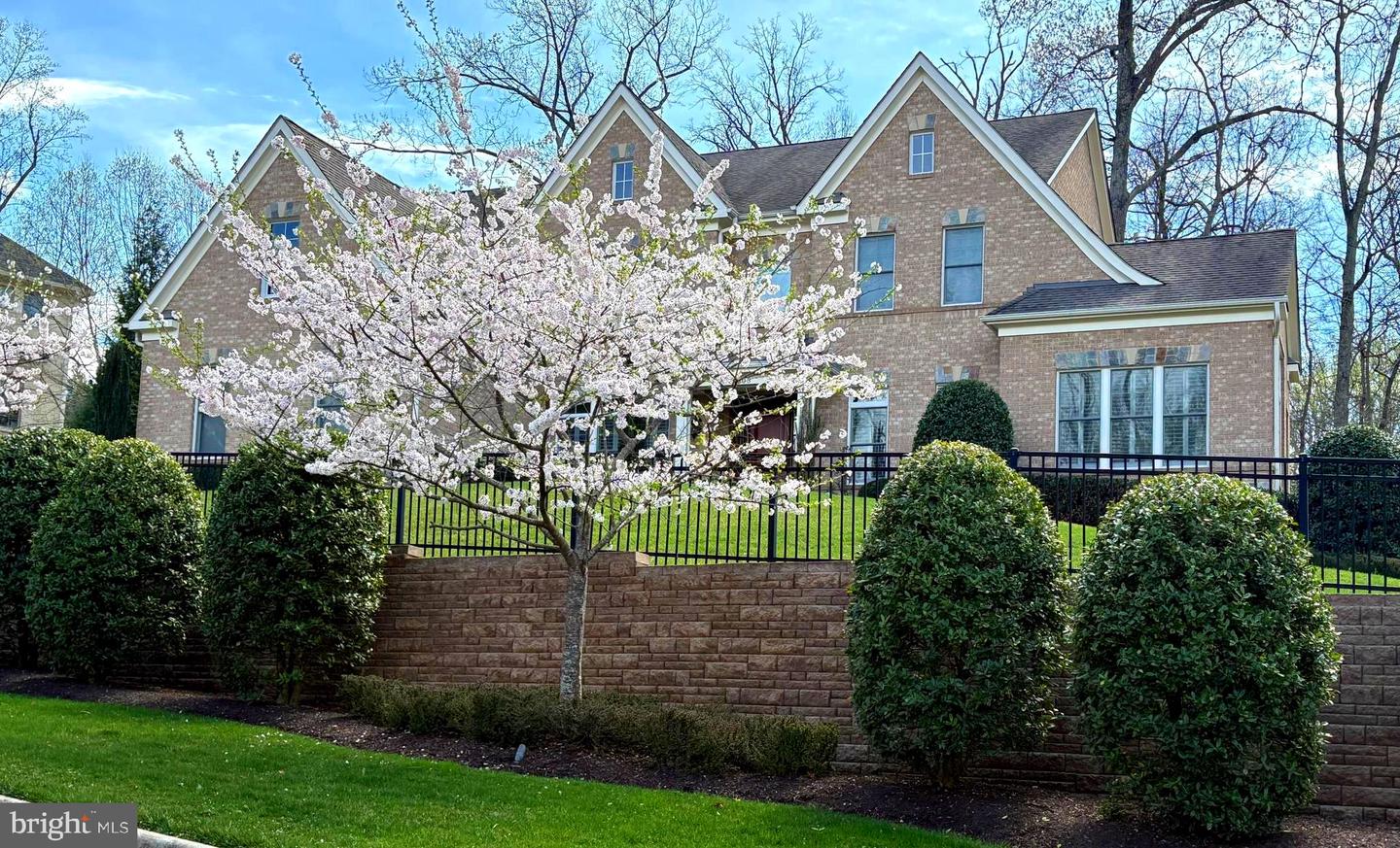 9603 THISTLE RIDGE LN, VIENNA, Virginia 22182, 5 Bedrooms Bedrooms, ,4 BathroomsBathrooms,Residential,For sale,9603 THISTLE RIDGE LN,VAFX2269004 MLS # VAFX2269004