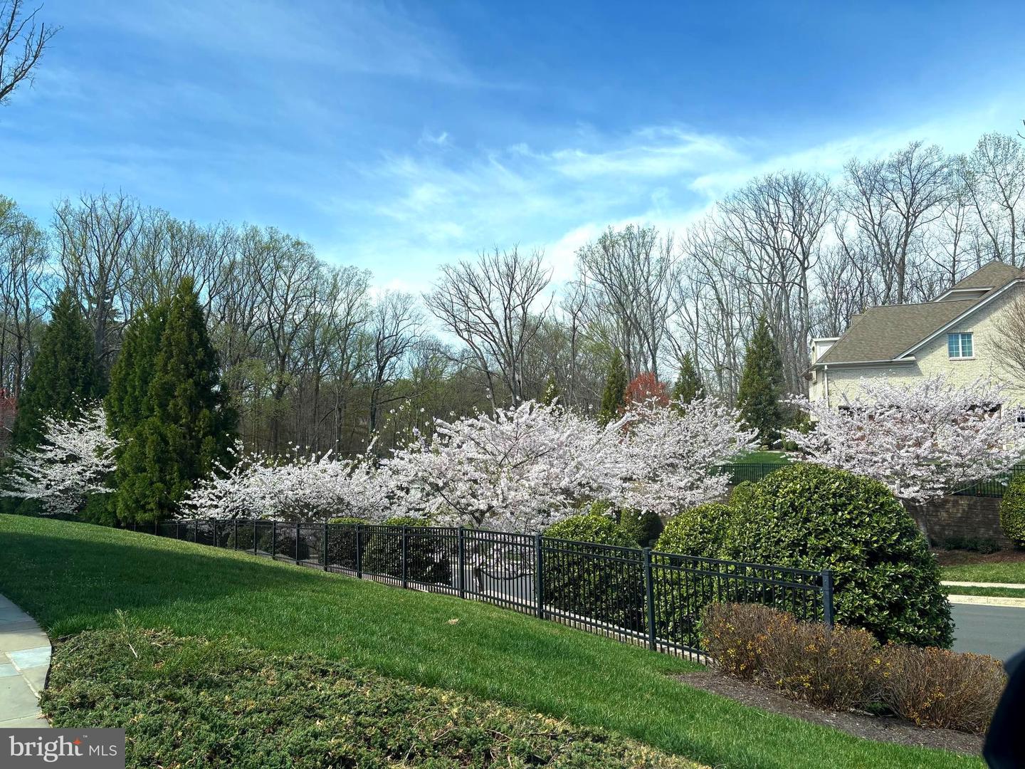 9603 THISTLE RIDGE LN, VIENNA, Virginia 22182, 5 Bedrooms Bedrooms, ,4 BathroomsBathrooms,Residential,For sale,9603 THISTLE RIDGE LN,VAFX2269004 MLS # VAFX2269004