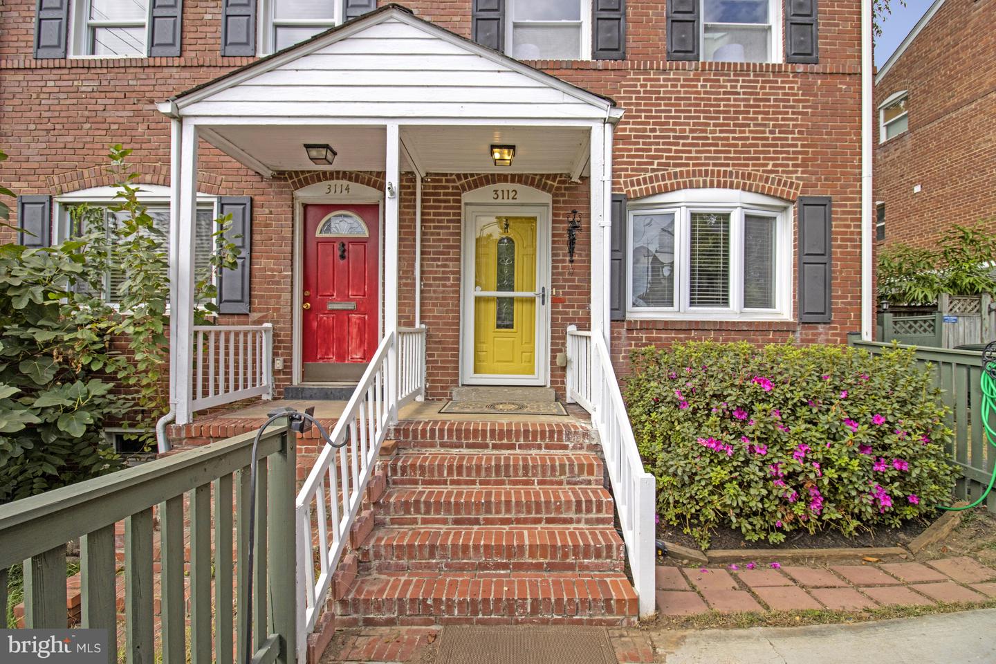 3112 S HAYES ST, ARLINGTON, Virginia 22202, 3 Bedrooms Bedrooms, ,2 BathroomsBathrooms,Residential,For sale,3112 S HAYES ST,VAAR2064156 MLS # VAAR2064156
