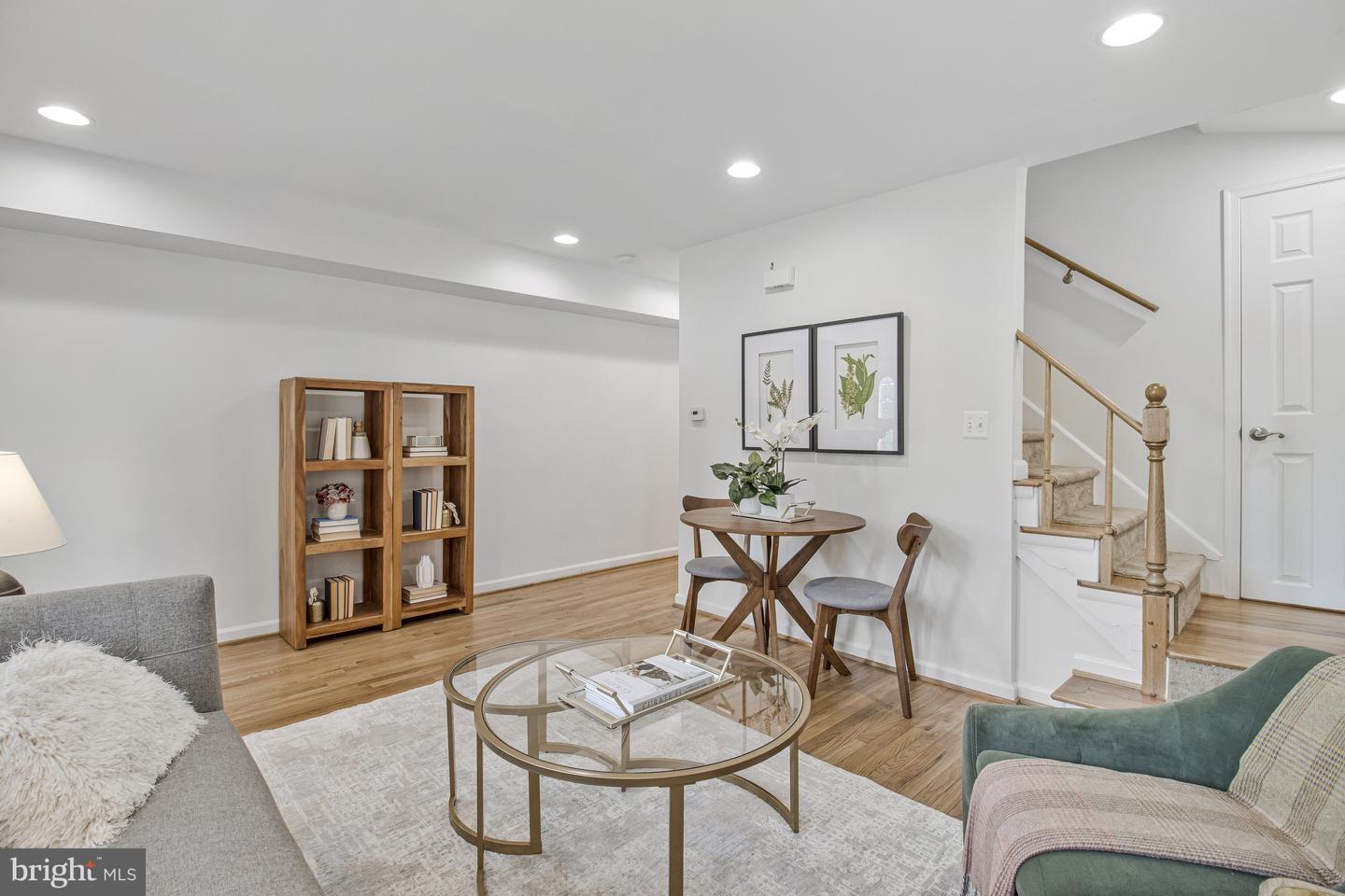 3112 S HAYES ST, ARLINGTON, Virginia 22202, 3 Bedrooms Bedrooms, ,2 BathroomsBathrooms,Residential,For sale,3112 S HAYES ST,VAAR2064156 MLS # VAAR2064156