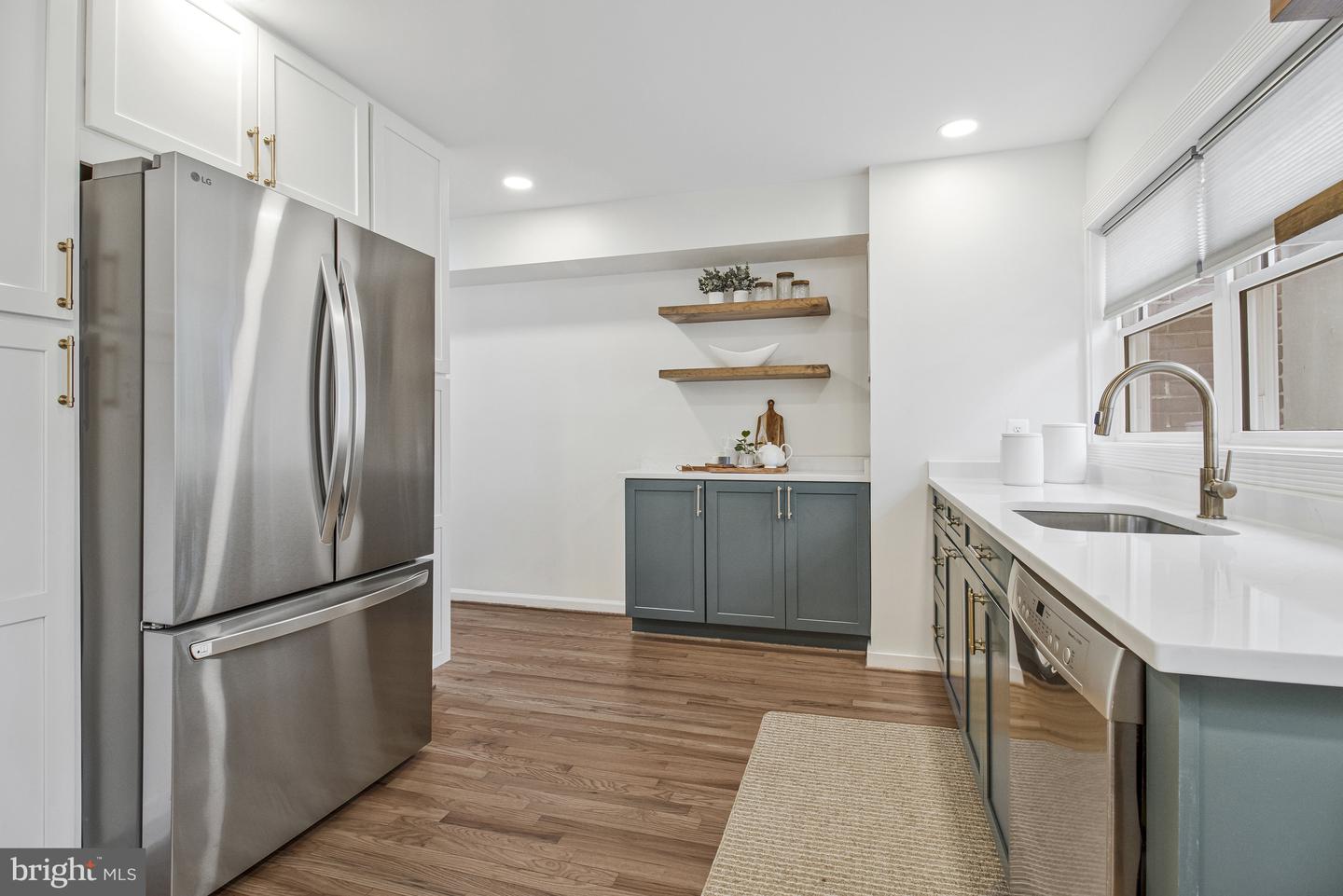 3112 S HAYES ST, ARLINGTON, Virginia 22202, 3 Bedrooms Bedrooms, ,2 BathroomsBathrooms,Residential,For sale,3112 S HAYES ST,VAAR2064156 MLS # VAAR2064156