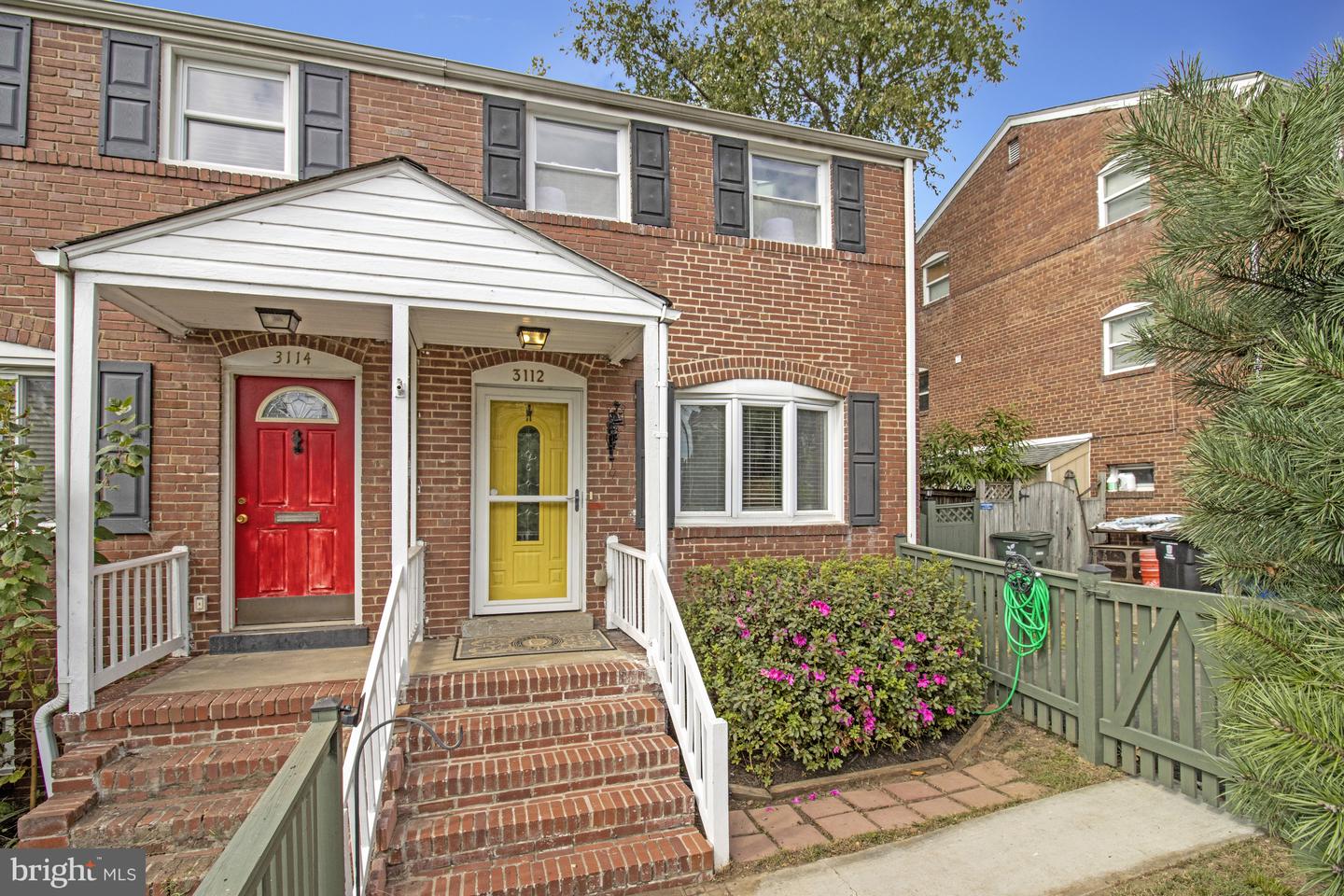 3112 S HAYES ST, ARLINGTON, Virginia 22202, 3 Bedrooms Bedrooms, ,2 BathroomsBathrooms,Residential,For sale,3112 S HAYES ST,VAAR2064156 MLS # VAAR2064156