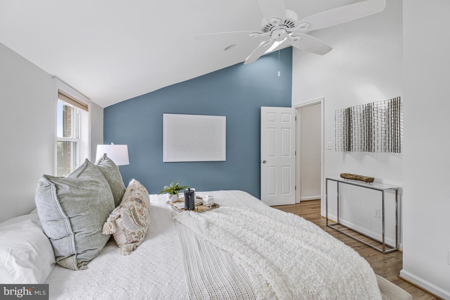 3112 S HAYES ST, ARLINGTON, Virginia 22202, 3 Bedrooms Bedrooms, ,2 BathroomsBathrooms,Residential,For sale,3112 S HAYES ST,VAAR2064156 MLS # VAAR2064156