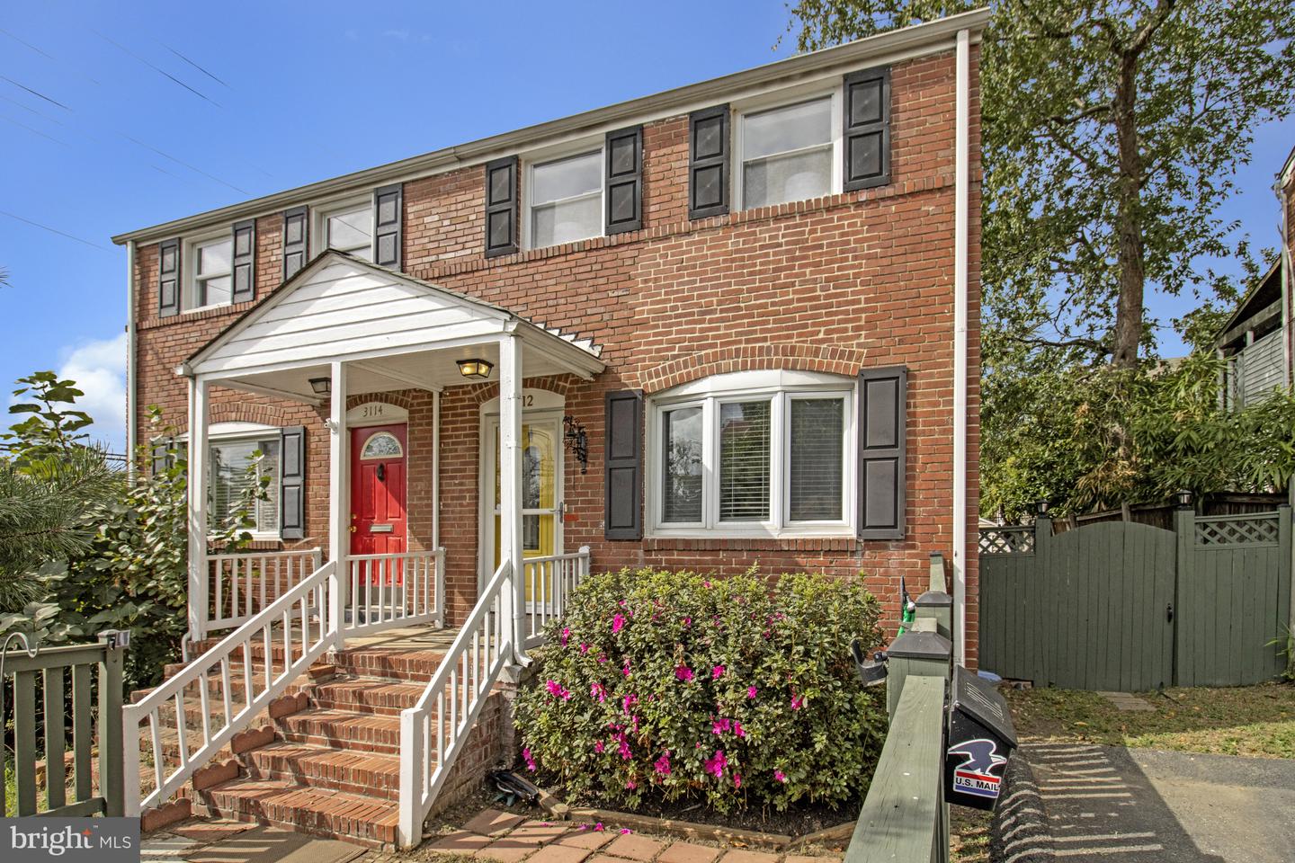 3112 S HAYES ST, ARLINGTON, Virginia 22202, 3 Bedrooms Bedrooms, ,2 BathroomsBathrooms,Residential,For sale,3112 S HAYES ST,VAAR2064156 MLS # VAAR2064156