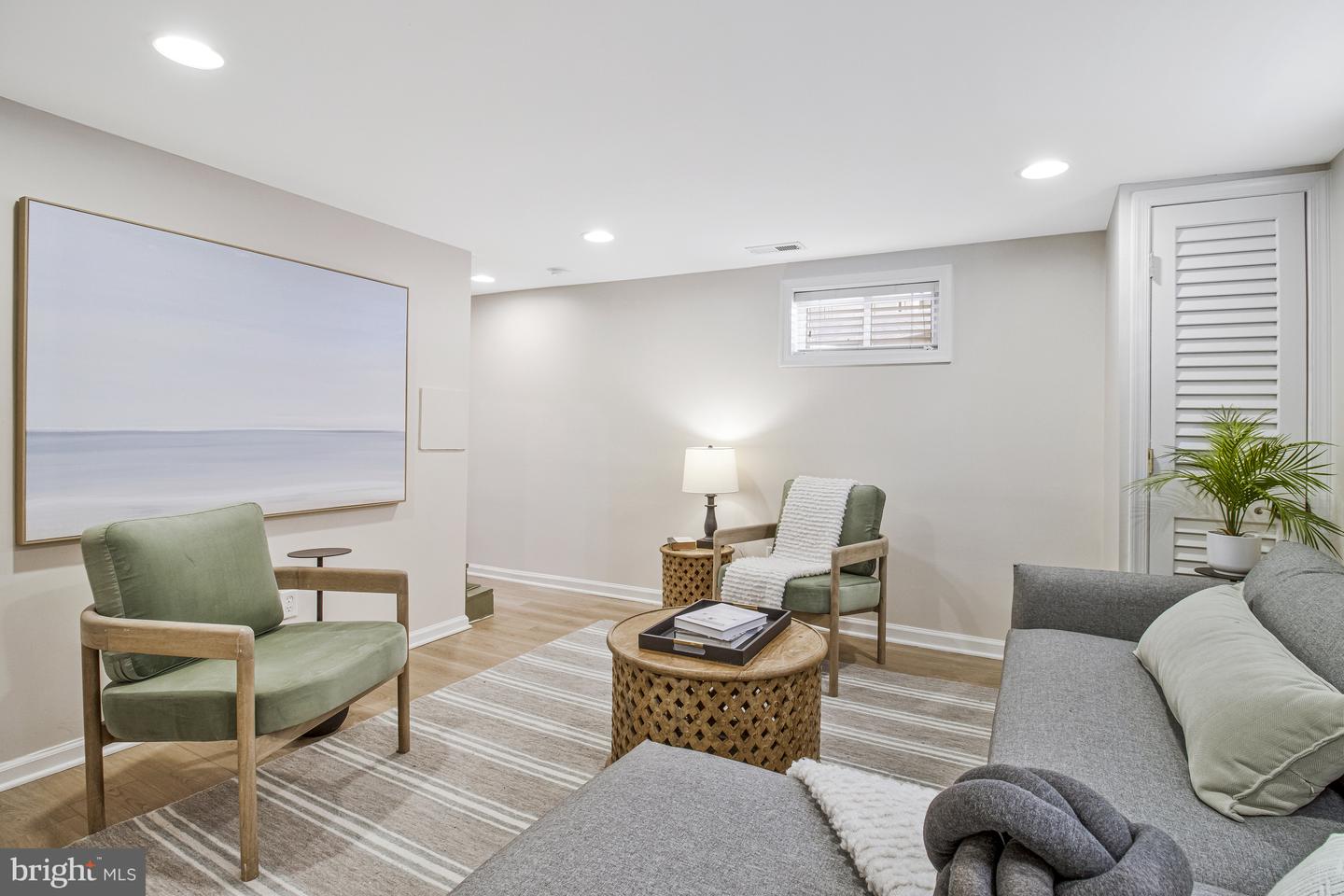 3112 S HAYES ST, ARLINGTON, Virginia 22202, 3 Bedrooms Bedrooms, ,2 BathroomsBathrooms,Residential,For sale,3112 S HAYES ST,VAAR2064156 MLS # VAAR2064156