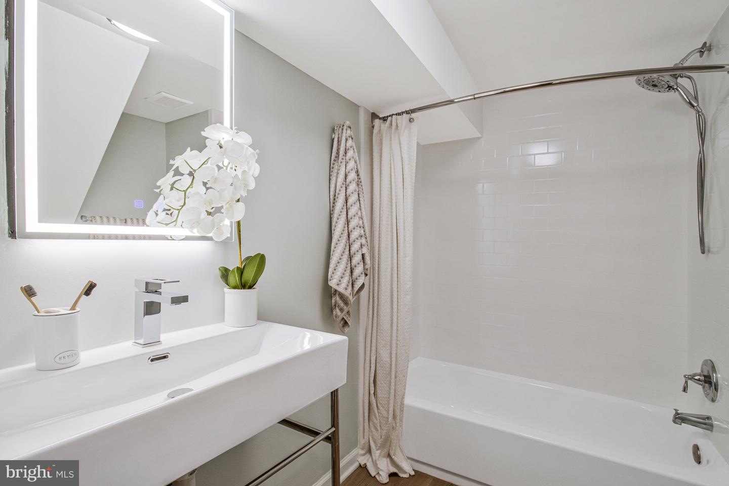 3112 S HAYES ST, ARLINGTON, Virginia 22202, 3 Bedrooms Bedrooms, ,2 BathroomsBathrooms,Residential,For sale,3112 S HAYES ST,VAAR2064156 MLS # VAAR2064156