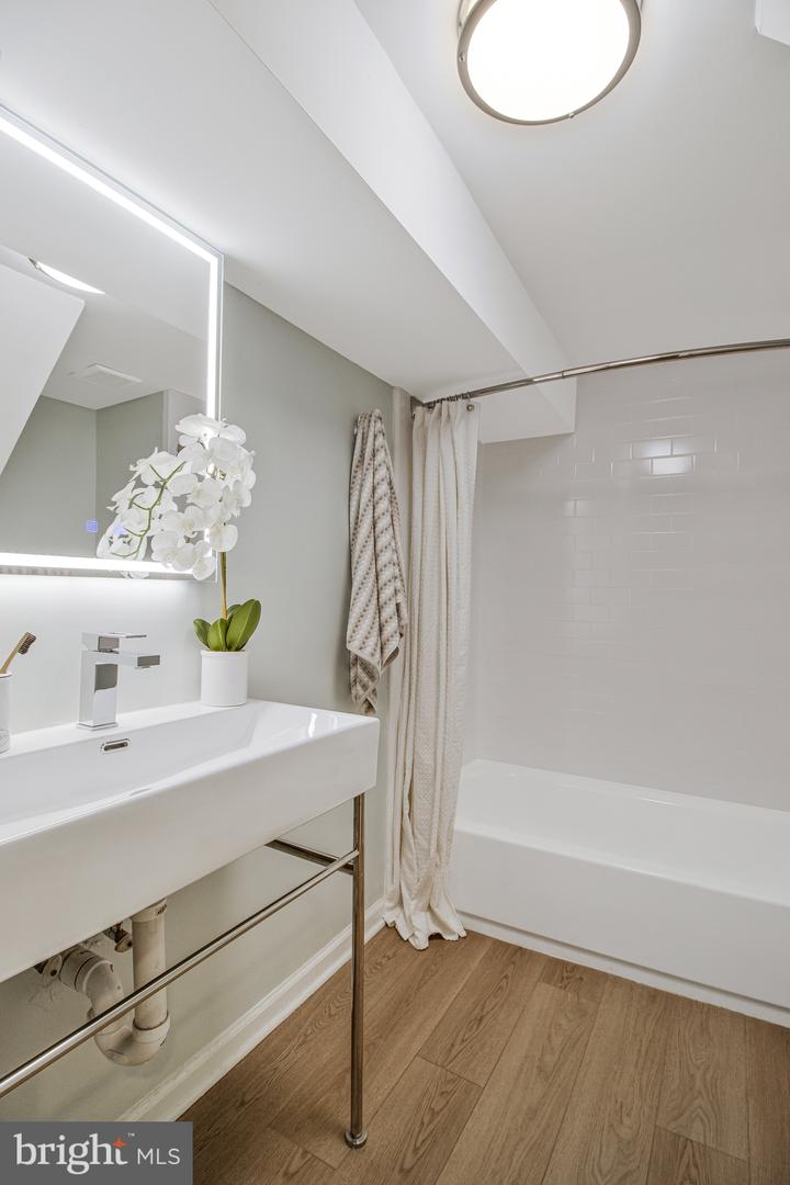 3112 S HAYES ST, ARLINGTON, Virginia 22202, 3 Bedrooms Bedrooms, ,2 BathroomsBathrooms,Residential,For sale,3112 S HAYES ST,VAAR2064156 MLS # VAAR2064156