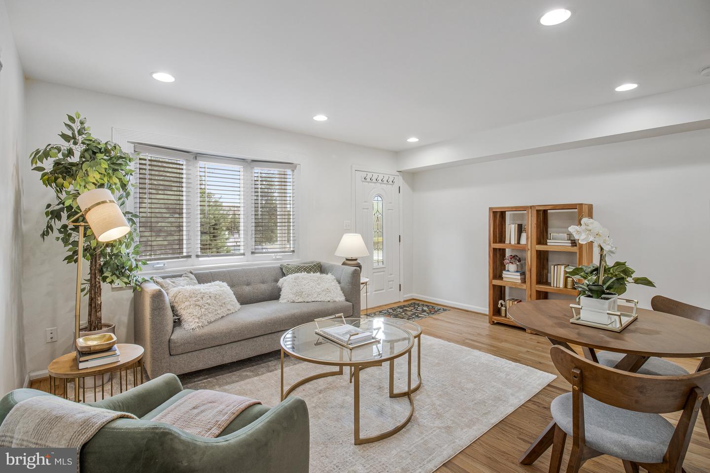 3112 S HAYES ST, ARLINGTON, Virginia 22202, 3 Bedrooms Bedrooms, ,2 BathroomsBathrooms,Residential,For sale,3112 S HAYES ST,VAAR2064156 MLS # VAAR2064156