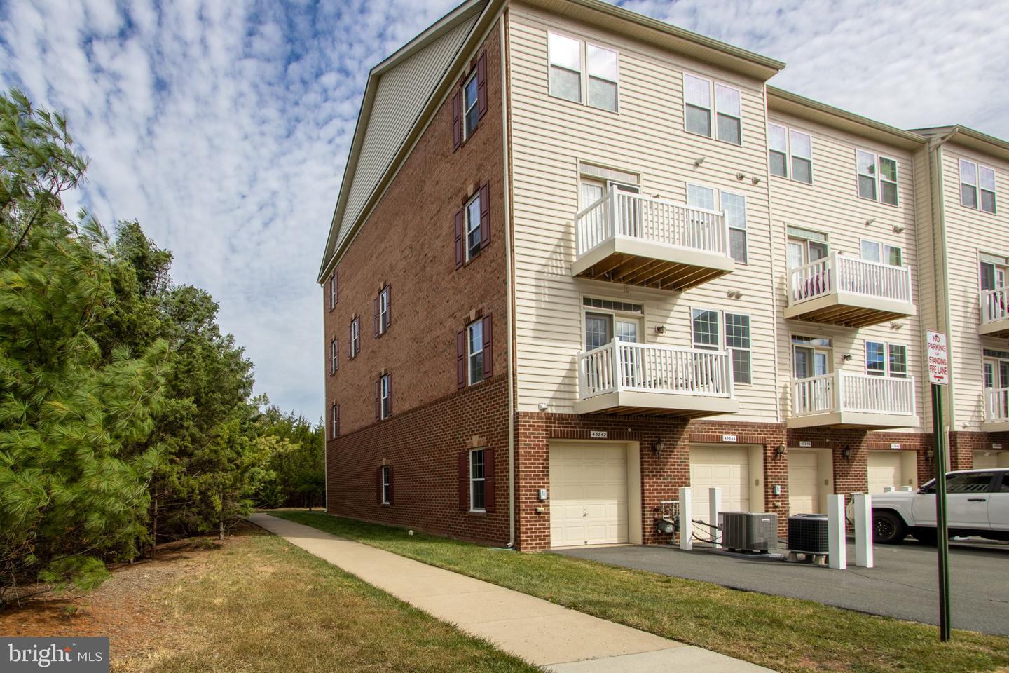 43842 ARTSMITH TER, ASHBURN, Virginia 20147, 3 Bedrooms Bedrooms, ,2 BathroomsBathrooms,Residential,For sale,43842 ARTSMITH TER,VALO2107624 MLS # VALO2107624