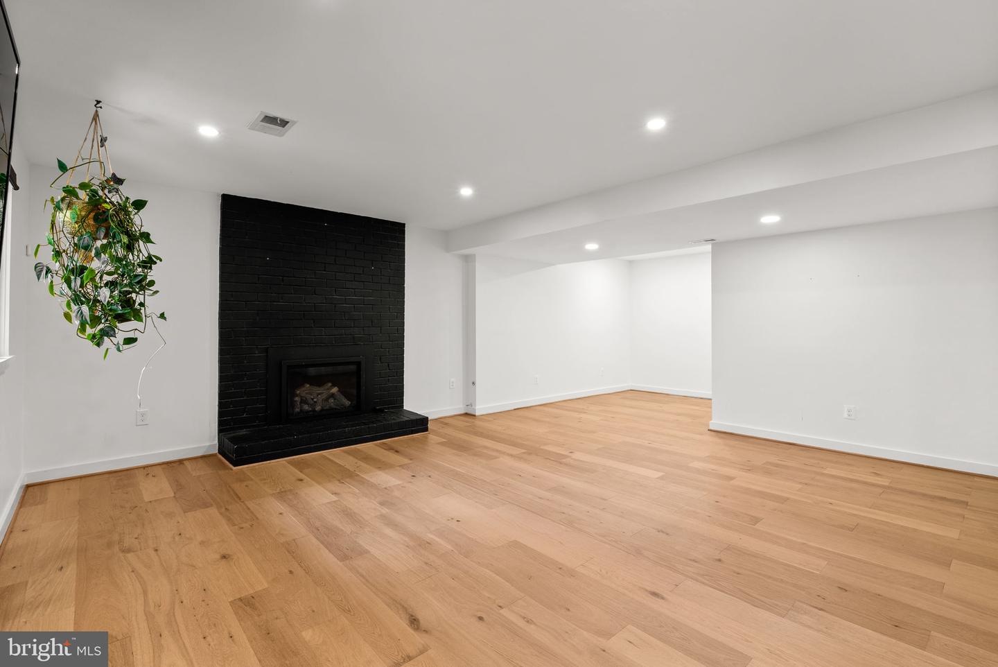 4218 BLAGDEN AVE NW, WASHINGTON, District Of Columbia 20011, 3 Bedrooms Bedrooms, ,3 BathroomsBathrooms,Residential,For sale,4218 BLAGDEN AVE NW,DCDC2224312 MLS # DCDC2224312