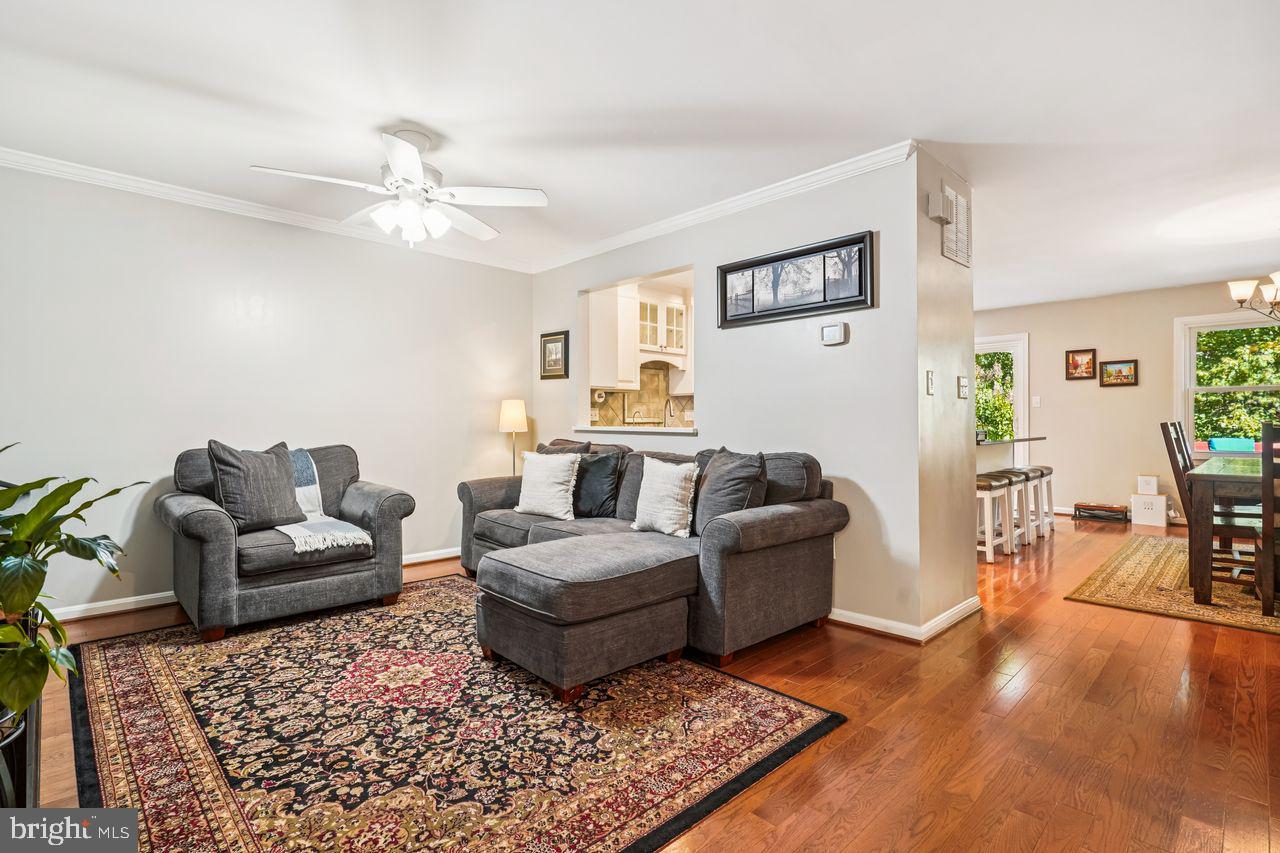 7917 VALLEYFIELD DR, SPRINGFIELD, Virginia 22153, 3 Bedrooms Bedrooms, ,2 BathroomsBathrooms,Residential,For sale,7917 VALLEYFIELD DR,VAFX2269482 MLS # VAFX2269482