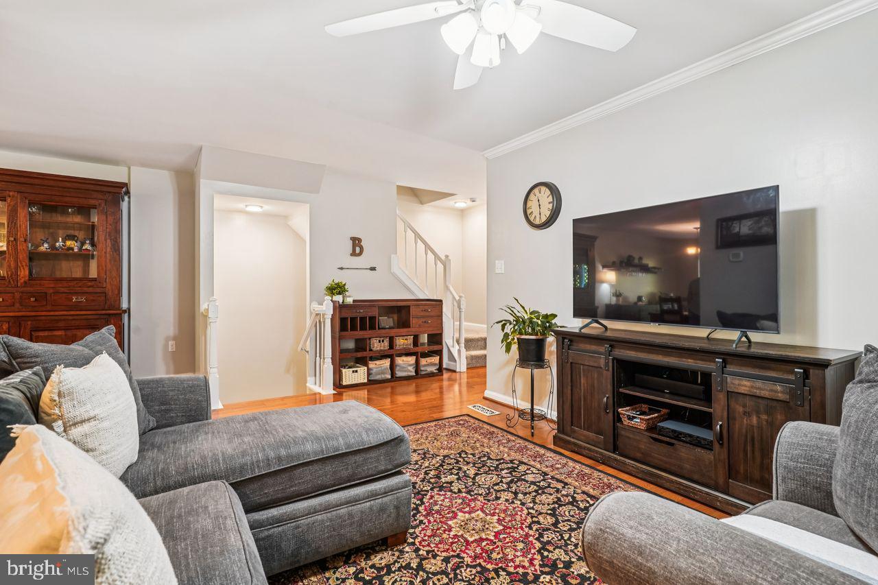 7917 VALLEYFIELD DR, SPRINGFIELD, Virginia 22153, 3 Bedrooms Bedrooms, ,2 BathroomsBathrooms,Residential,For sale,7917 VALLEYFIELD DR,VAFX2269482 MLS # VAFX2269482