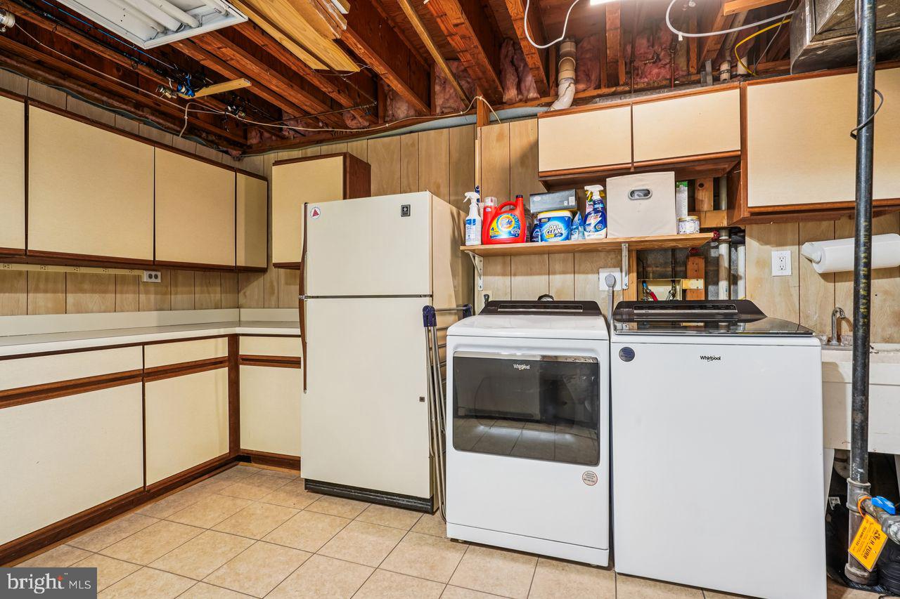 7917 VALLEYFIELD DR, SPRINGFIELD, Virginia 22153, 3 Bedrooms Bedrooms, ,2 BathroomsBathrooms,Residential,For sale,7917 VALLEYFIELD DR,VAFX2269482 MLS # VAFX2269482