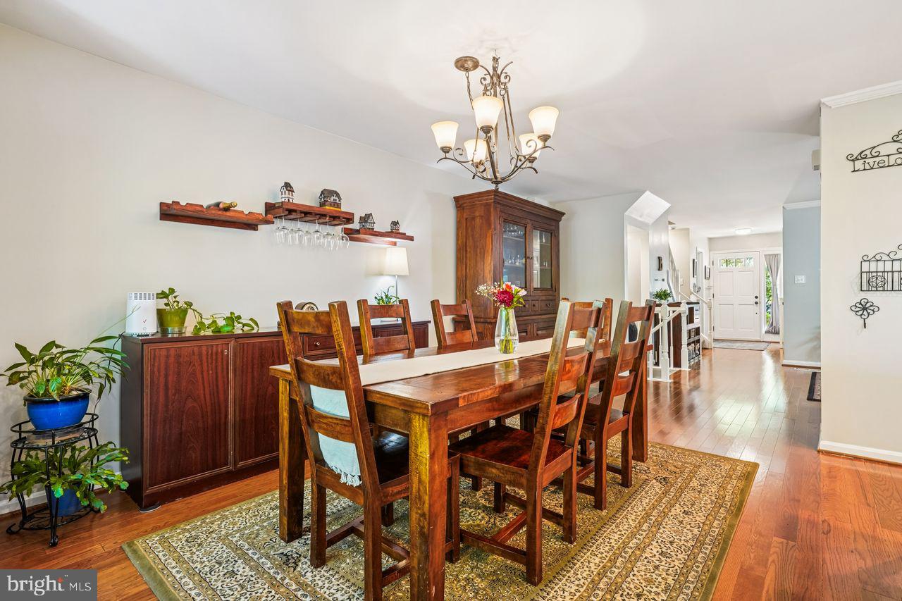 7917 VALLEYFIELD DR, SPRINGFIELD, Virginia 22153, 3 Bedrooms Bedrooms, ,2 BathroomsBathrooms,Residential,For sale,7917 VALLEYFIELD DR,VAFX2269482 MLS # VAFX2269482