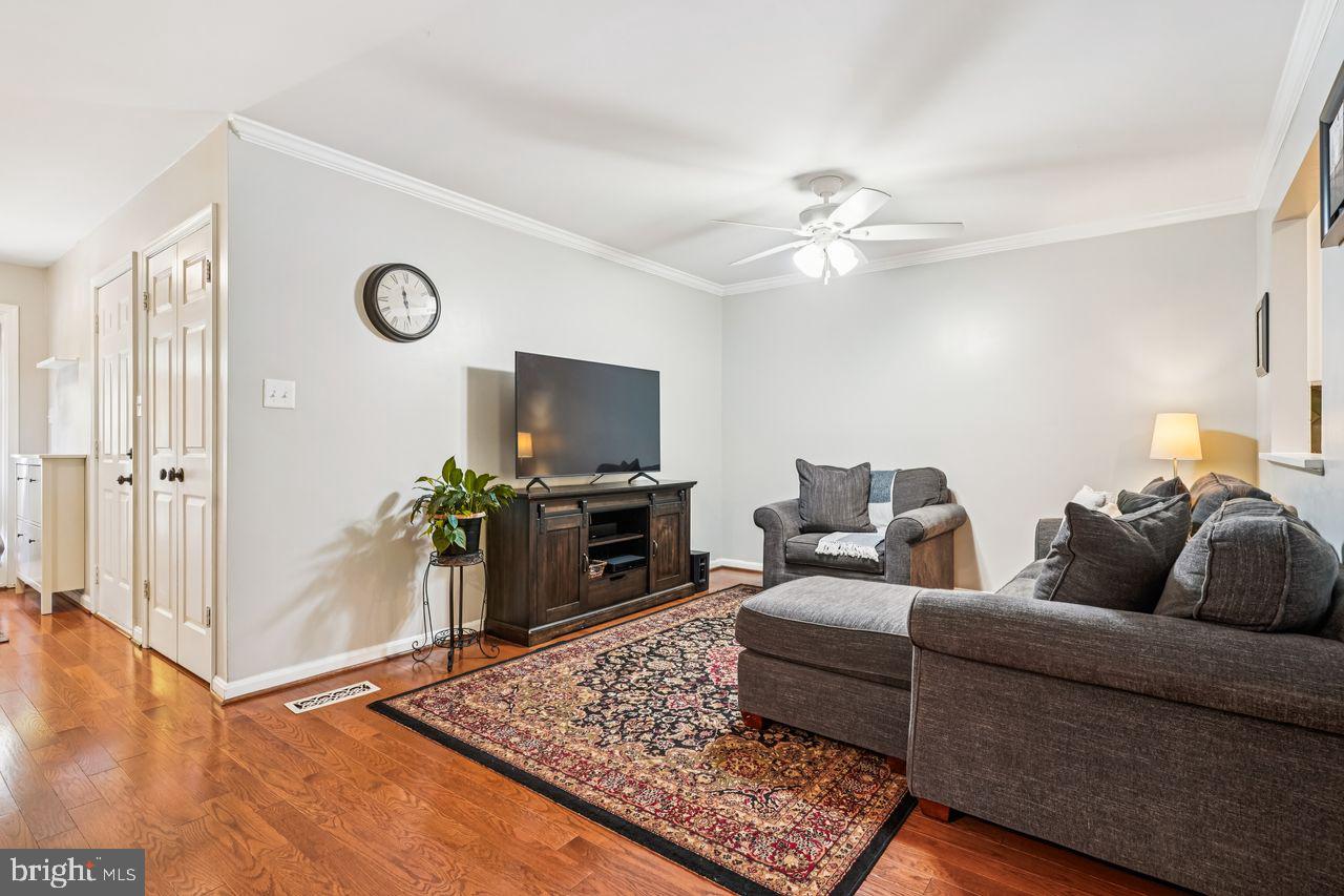 7917 VALLEYFIELD DR, SPRINGFIELD, Virginia 22153, 3 Bedrooms Bedrooms, ,2 BathroomsBathrooms,Residential,For sale,7917 VALLEYFIELD DR,VAFX2269482 MLS # VAFX2269482