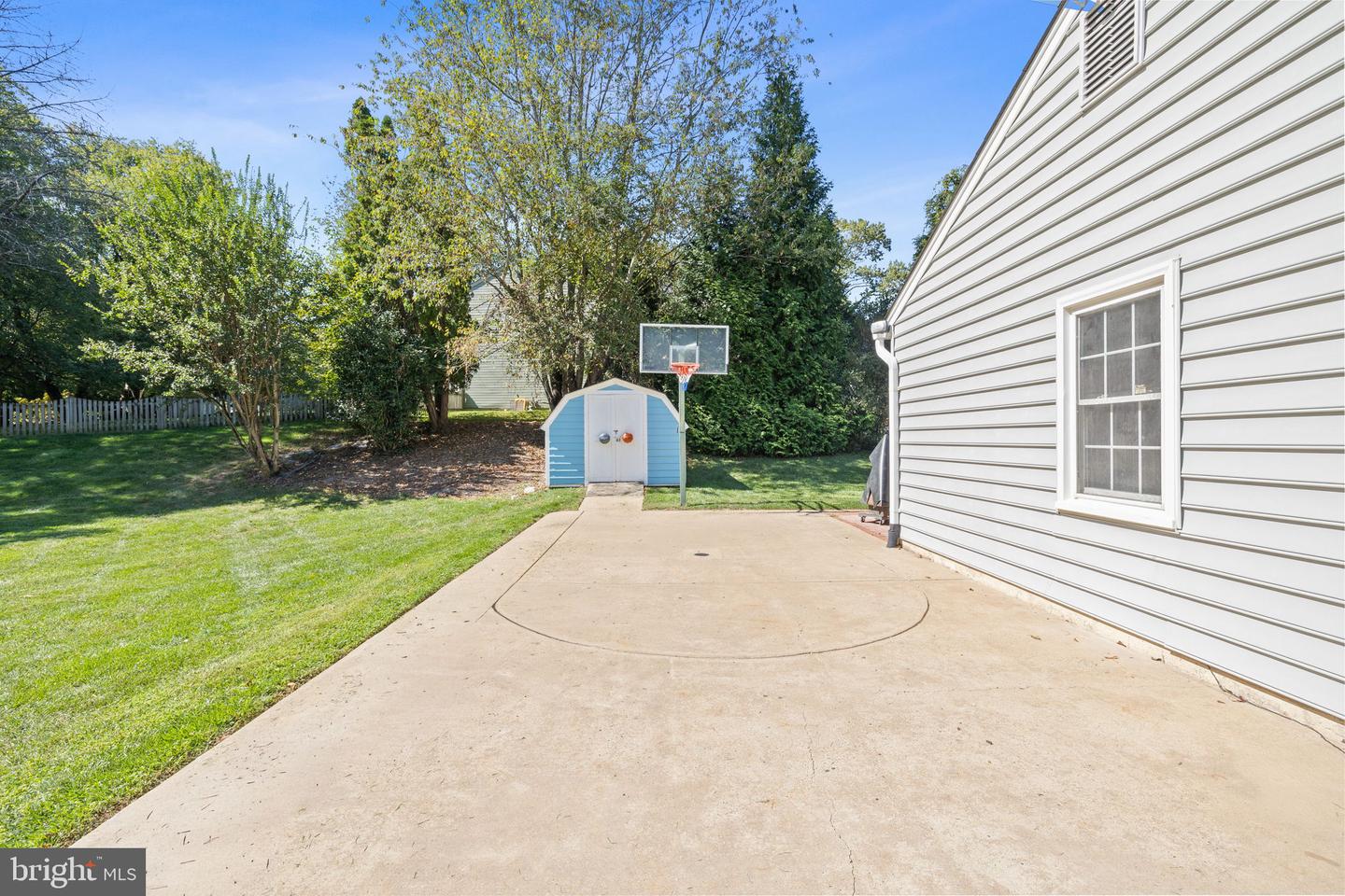 6116 KINGS COLOR DR, FAIRFAX, Virginia 22030, 4 Bedrooms Bedrooms, ,2 BathroomsBathrooms,Residential,For sale,6116 KINGS COLOR DR,VAFX2269502 MLS # VAFX2269502