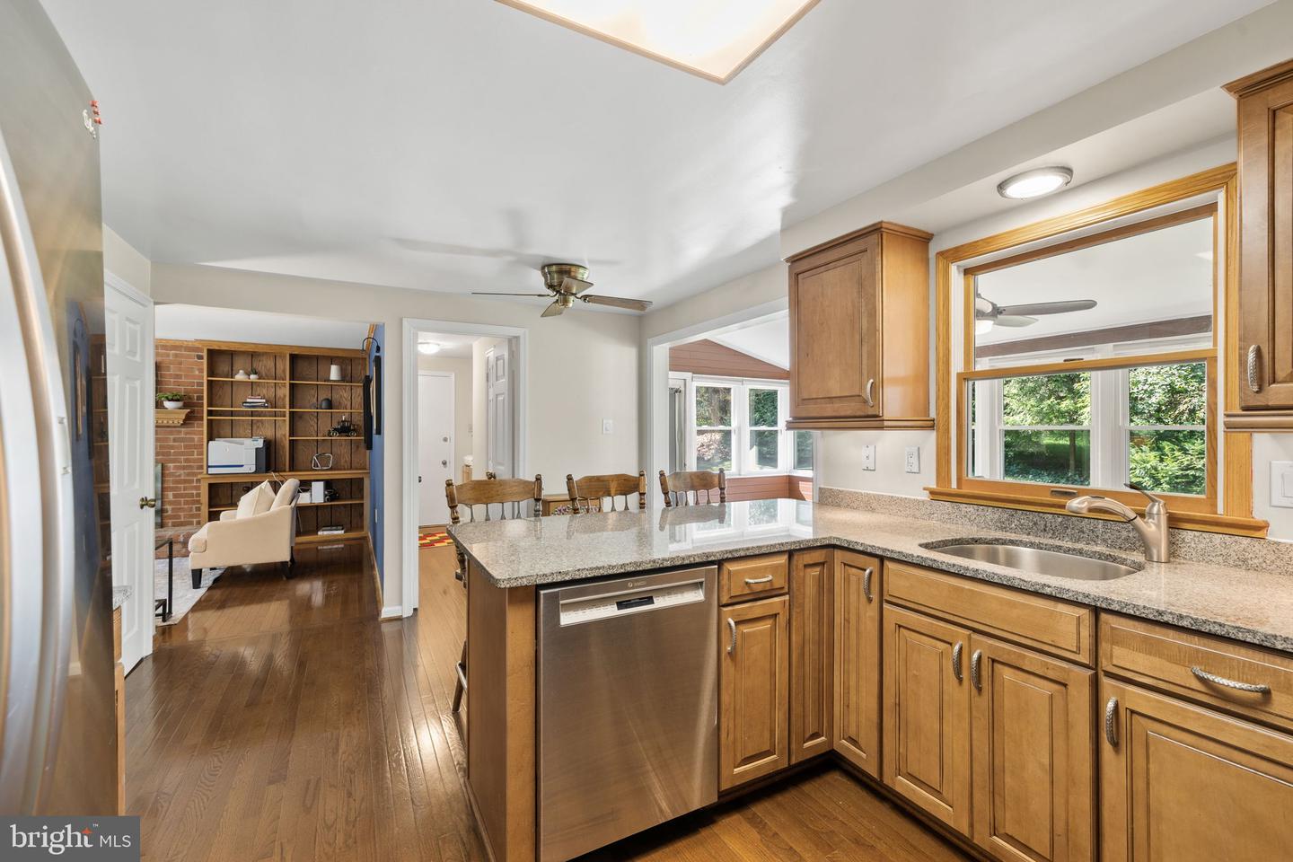 6116 KINGS COLOR DR, FAIRFAX, Virginia 22030, 4 Bedrooms Bedrooms, ,2 BathroomsBathrooms,Residential,For sale,6116 KINGS COLOR DR,VAFX2269502 MLS # VAFX2269502