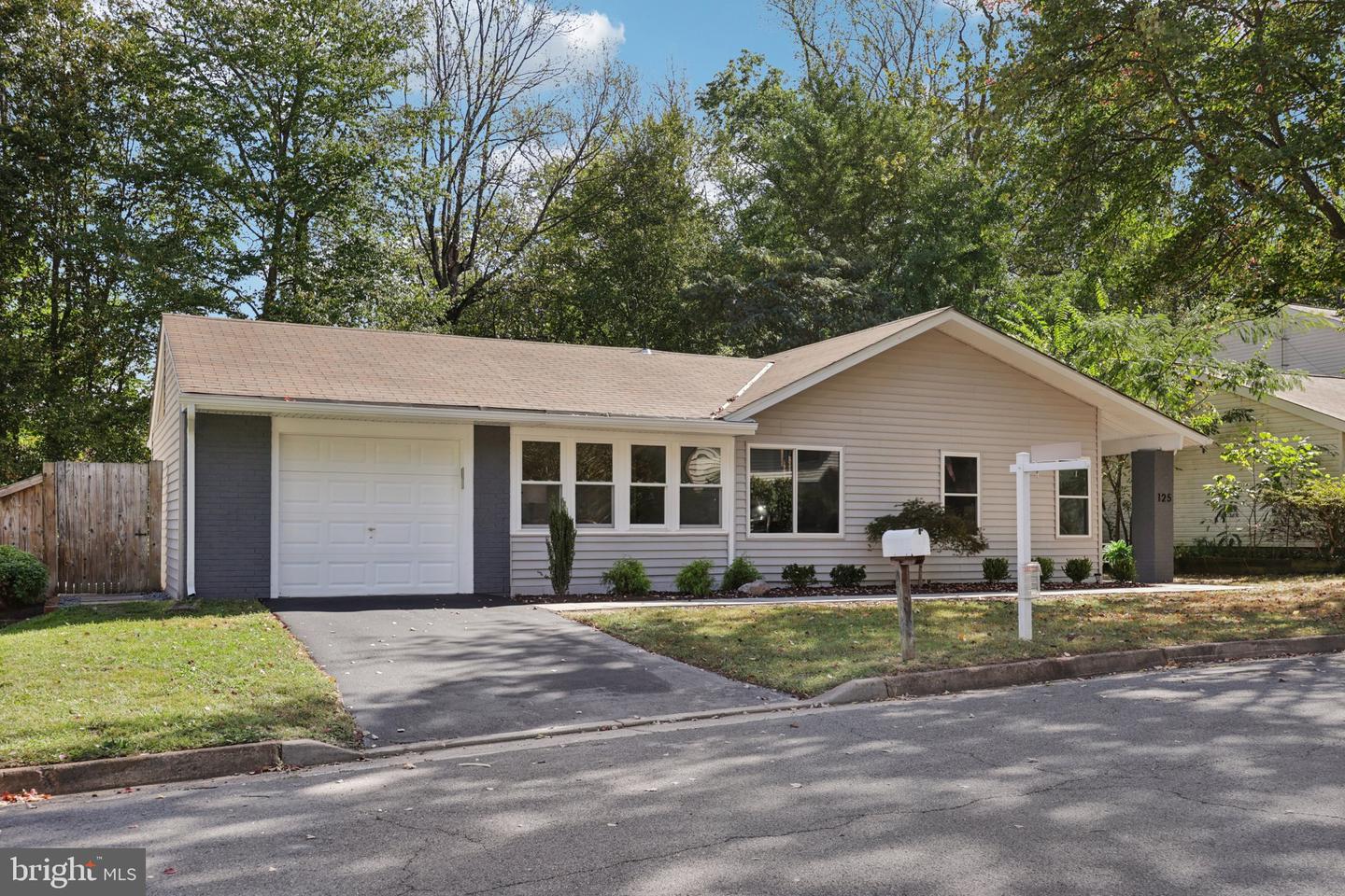 125 AVONDALE DR, STERLING, Virginia 20164, 4 Bedrooms Bedrooms, ,2 BathroomsBathrooms,Residential,For sale,125 AVONDALE DR,VALO2107726 MLS # VALO2107726