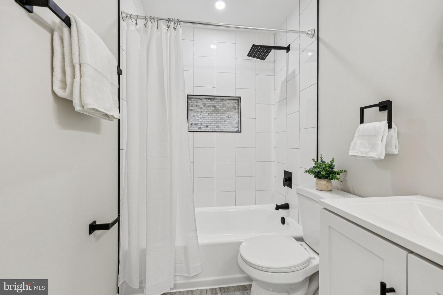 125 AVONDALE DR, STERLING, Virginia 20164, 4 Bedrooms Bedrooms, ,2 BathroomsBathrooms,Residential,For sale,125 AVONDALE DR,VALO2107726 MLS # VALO2107726