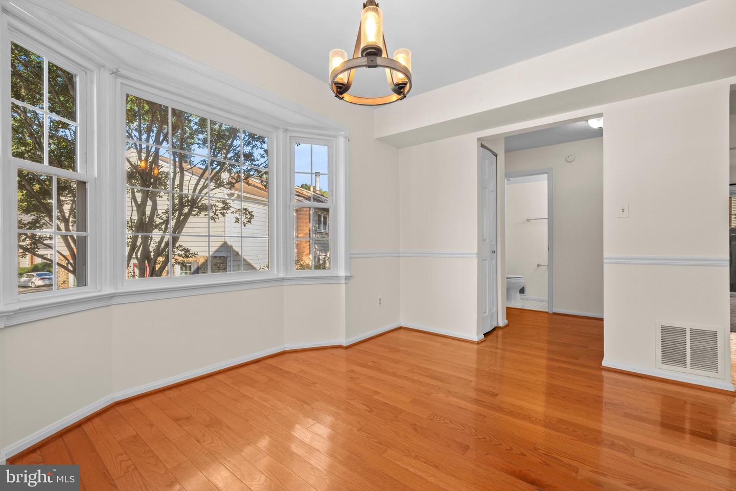 4947 MCFARLAND CT, FAIRFAX, Virginia 22032, 3 Bedrooms Bedrooms, ,2 BathroomsBathrooms,Residential,For sale,4947 MCFARLAND CT,VAFX2269636 MLS # VAFX2269636