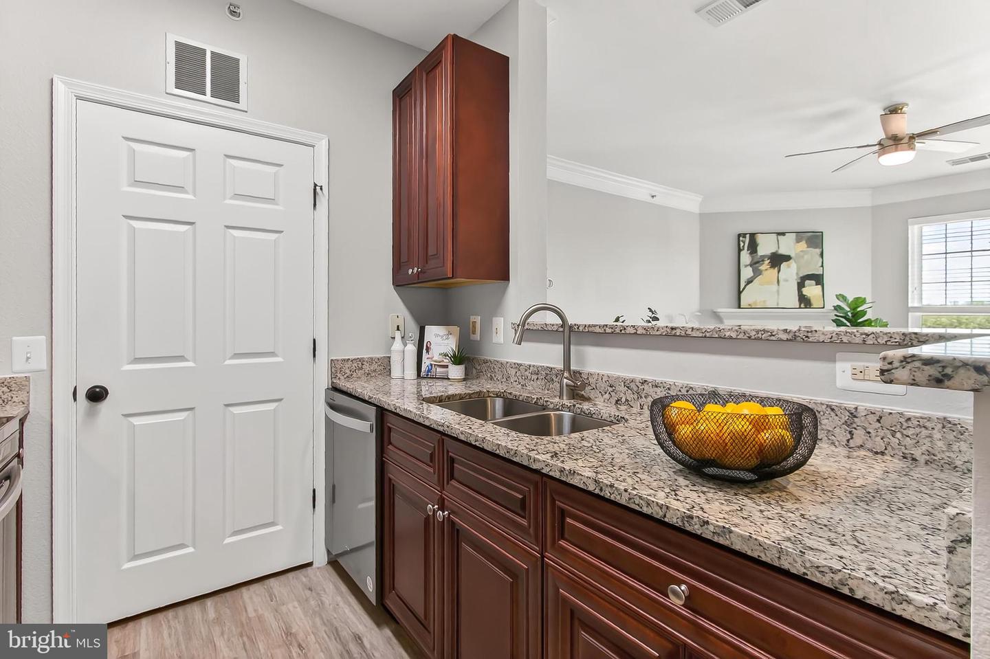 1521 SPRING GATE DR #10413, MCLEAN, Virginia 22102, 1 Bedroom Bedrooms, ,1 BathroomBathrooms,Residential,For sale,1521 SPRING GATE DR #10413,VAFX2269642 MLS # VAFX2269642