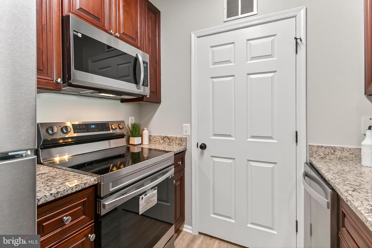 1521 SPRING GATE DR #10413, MCLEAN, Virginia 22102, 1 Bedroom Bedrooms, ,1 BathroomBathrooms,Residential,For sale,1521 SPRING GATE DR #10413,VAFX2269642 MLS # VAFX2269642