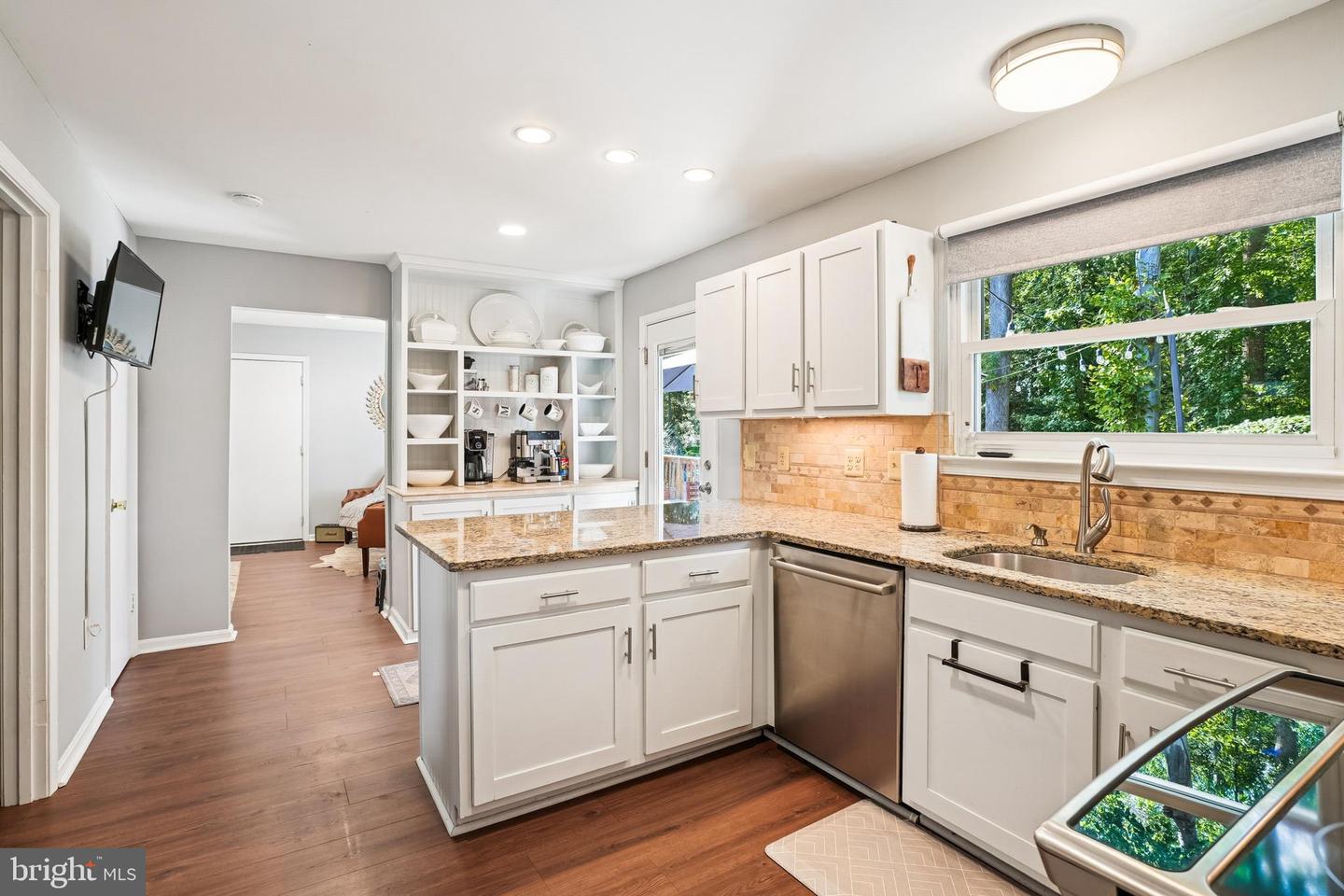 16022 MACEDONIA DR, WOODBRIDGE, Virginia 22191, 4 Bedrooms Bedrooms, ,2 BathroomsBathrooms,Residential,For sale,16022 MACEDONIA DR,VAPW2105134 MLS # VAPW2105134