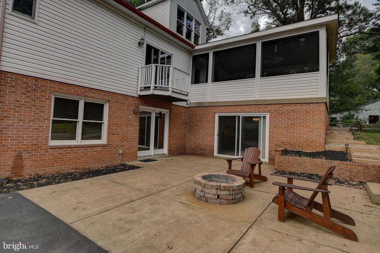 4703 MARYMEAD DR, FAIRFAX, Virginia 22030, 5 Bedrooms Bedrooms, ,4 BathroomsBathrooms,Residential,For sale,4703 MARYMEAD DR,VAFX2270166 MLS # VAFX2270166