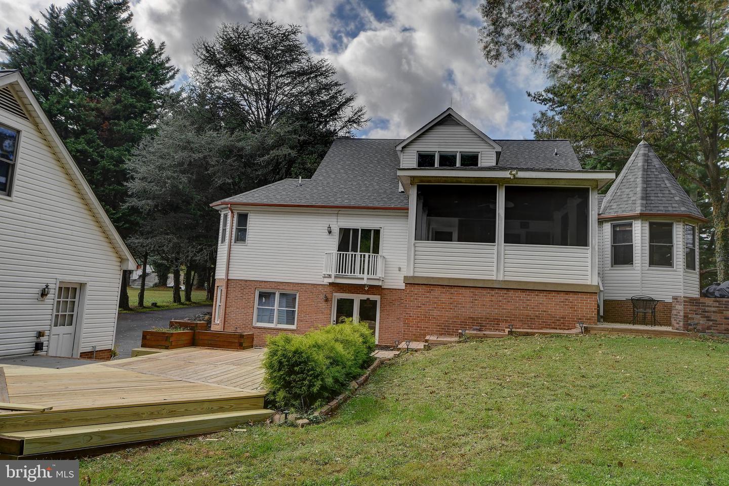 4703 MARYMEAD DR, FAIRFAX, Virginia 22030, 5 Bedrooms Bedrooms, ,4 BathroomsBathrooms,Residential,For sale,4703 MARYMEAD DR,VAFX2270166 MLS # VAFX2270166