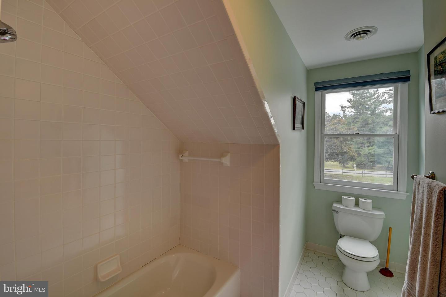 4703 MARYMEAD DR, FAIRFAX, Virginia 22030, 5 Bedrooms Bedrooms, ,4 BathroomsBathrooms,Residential,For sale,4703 MARYMEAD DR,VAFX2270166 MLS # VAFX2270166