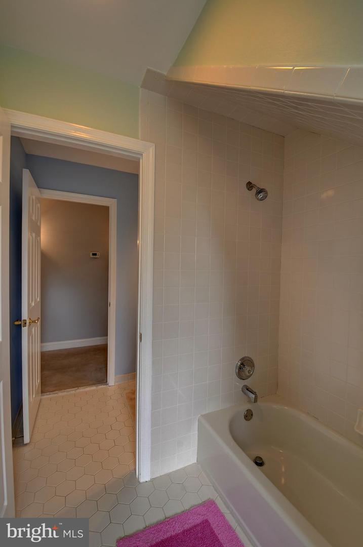 4703 MARYMEAD DR, FAIRFAX, Virginia 22030, 5 Bedrooms Bedrooms, ,4 BathroomsBathrooms,Residential,For sale,4703 MARYMEAD DR,VAFX2270166 MLS # VAFX2270166
