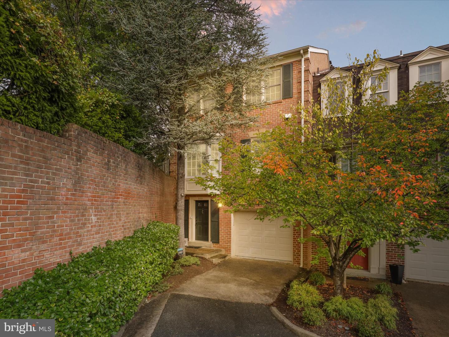 3001 FEDERAL HILL DR, FALLS CHURCH, Virginia 22044, 3 Bedrooms Bedrooms, ,2 BathroomsBathrooms,Residential,For sale,3001 FEDERAL HILL DR,VAFX2270168 MLS # VAFX2270168
