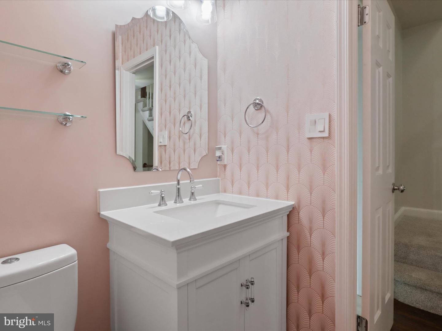 3001 FEDERAL HILL DR, FALLS CHURCH, Virginia 22044, 3 Bedrooms Bedrooms, ,2 BathroomsBathrooms,Residential,For sale,3001 FEDERAL HILL DR,VAFX2270168 MLS # VAFX2270168