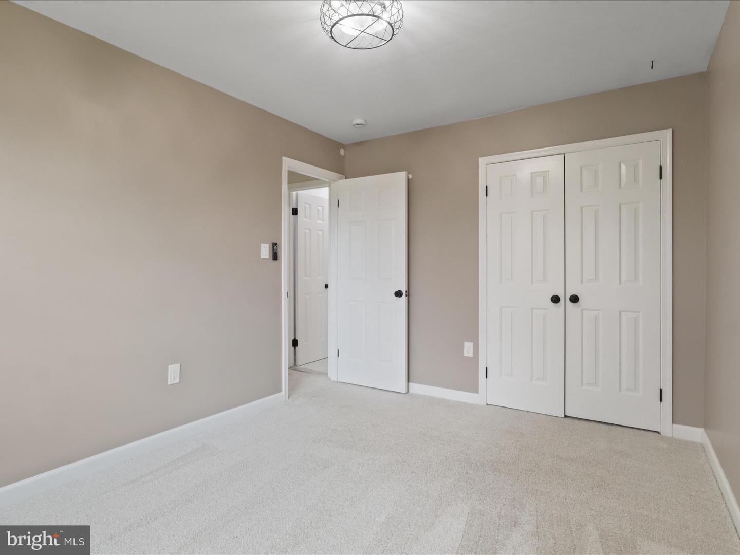 3001 FEDERAL HILL DR, FALLS CHURCH, Virginia 22044, 3 Bedrooms Bedrooms, ,2 BathroomsBathrooms,Residential,For sale,3001 FEDERAL HILL DR,VAFX2270168 MLS # VAFX2270168