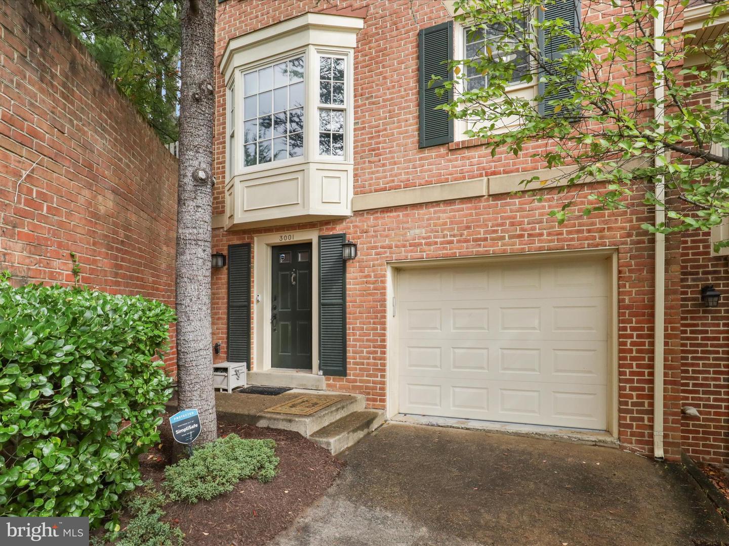 3001 FEDERAL HILL DR, FALLS CHURCH, Virginia 22044, 3 Bedrooms Bedrooms, ,2 BathroomsBathrooms,Residential,For sale,3001 FEDERAL HILL DR,VAFX2270168 MLS # VAFX2270168