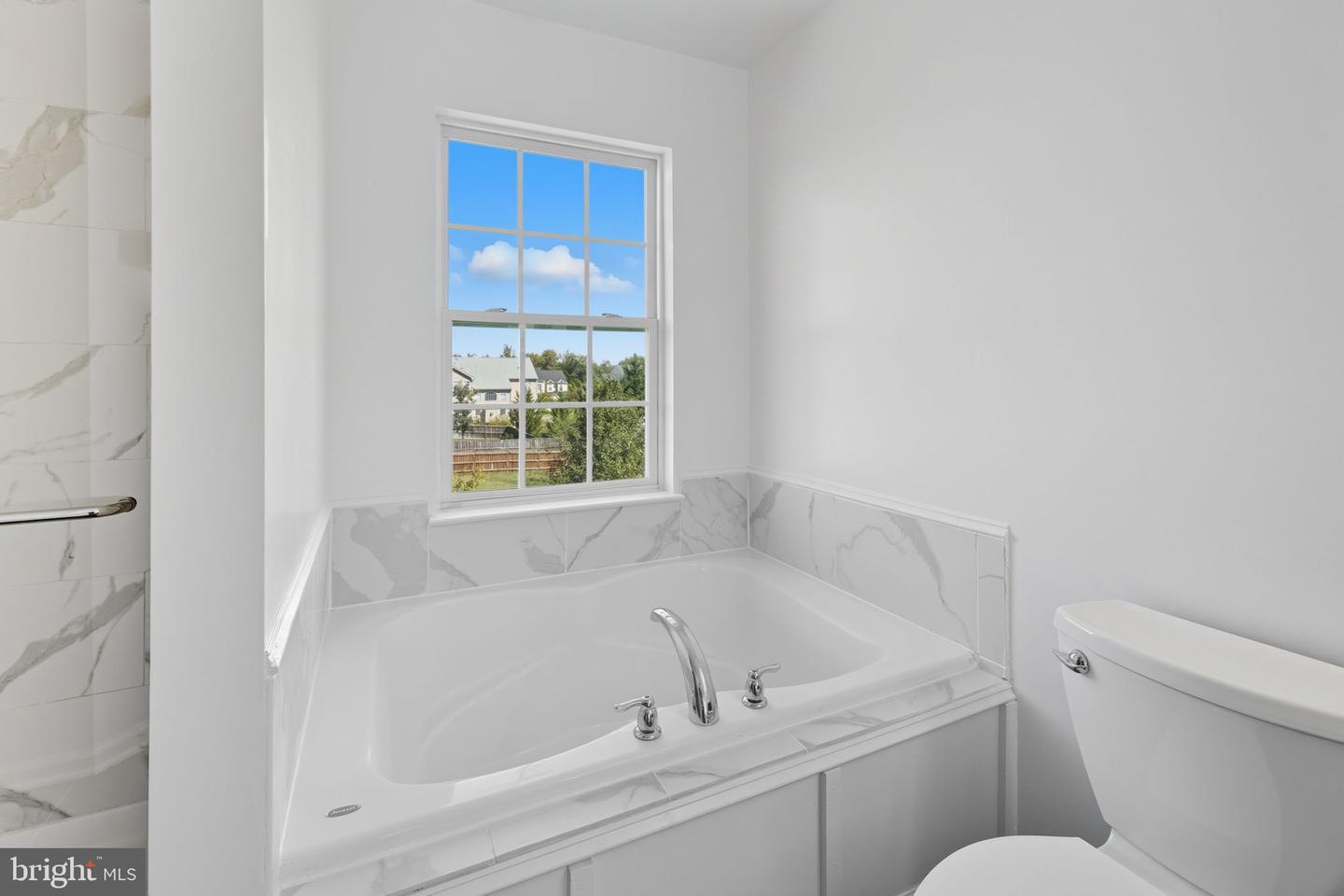 101 ARTHUR LN, WINCHESTER, Virginia 22602, 5 Bedrooms Bedrooms, ,3 BathroomsBathrooms,Residential,For sale,101 ARTHUR LN,VAFV2037146 MLS # VAFV2037146