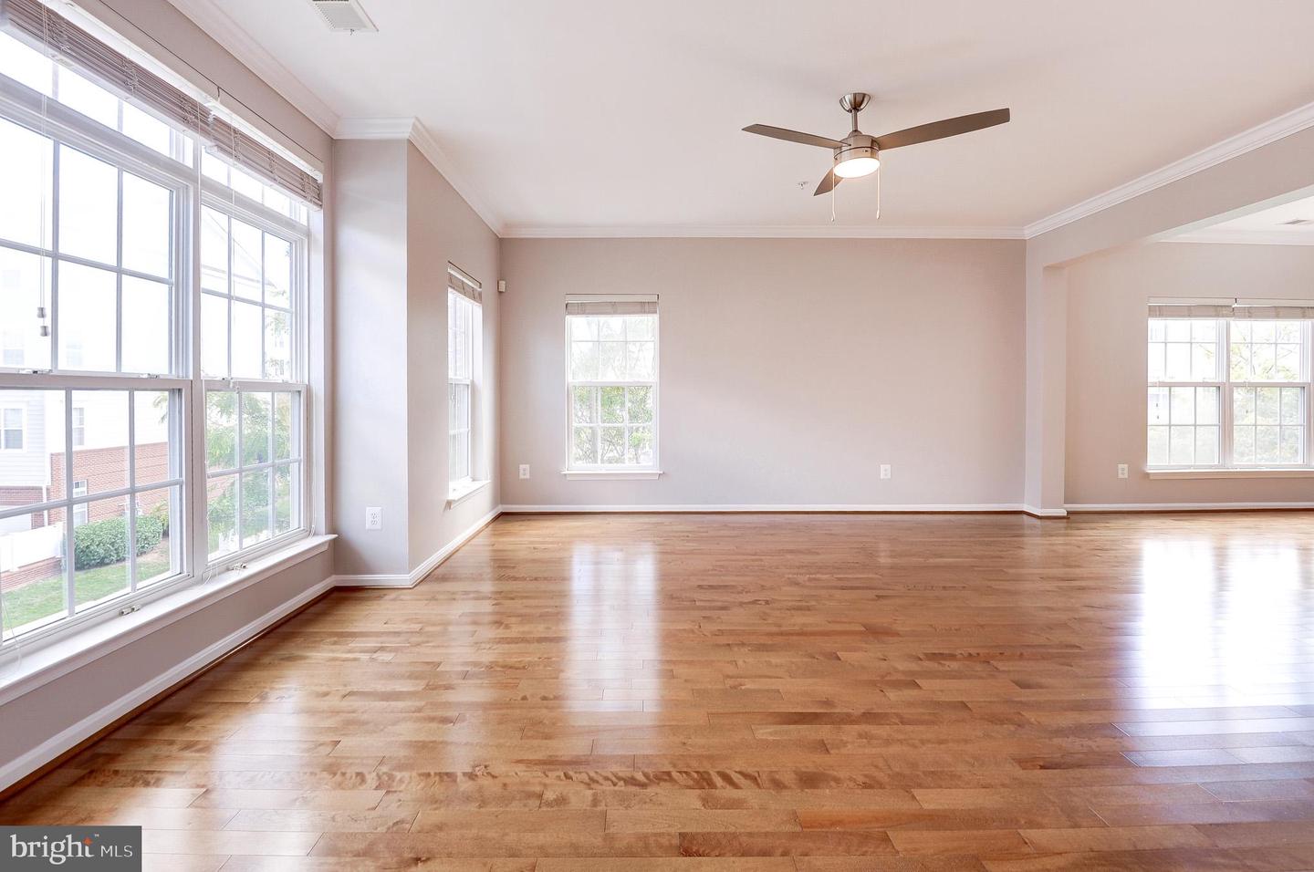19293 HARLOW SQ, LEESBURG, Virginia 20176, 3 Bedrooms Bedrooms, ,2 BathroomsBathrooms,Residential,For sale,19293 HARLOW SQ,VALO2107988 MLS # VALO2107988