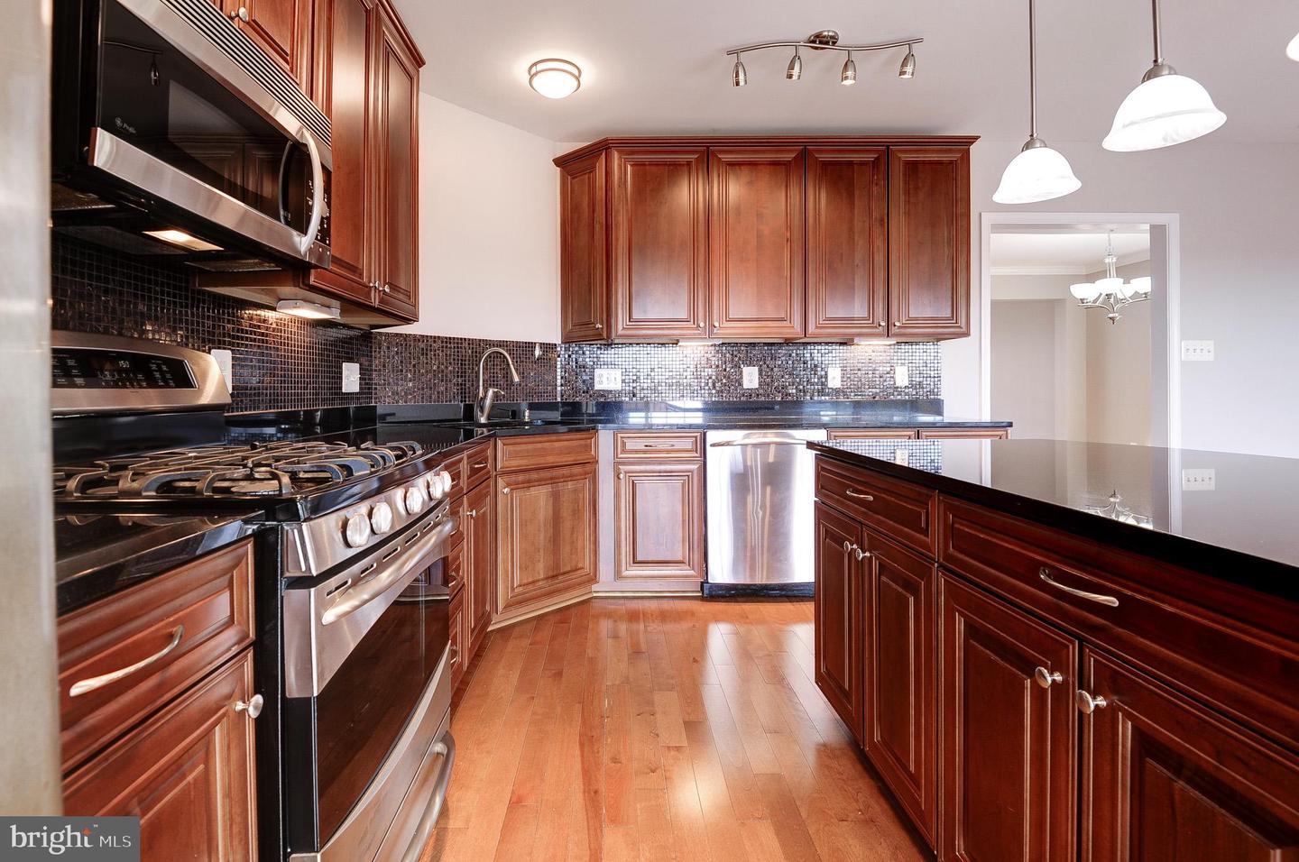 19293 HARLOW SQ, LEESBURG, Virginia 20176, 3 Bedrooms Bedrooms, ,2 BathroomsBathrooms,Residential,For sale,19293 HARLOW SQ,VALO2107988 MLS # VALO2107988