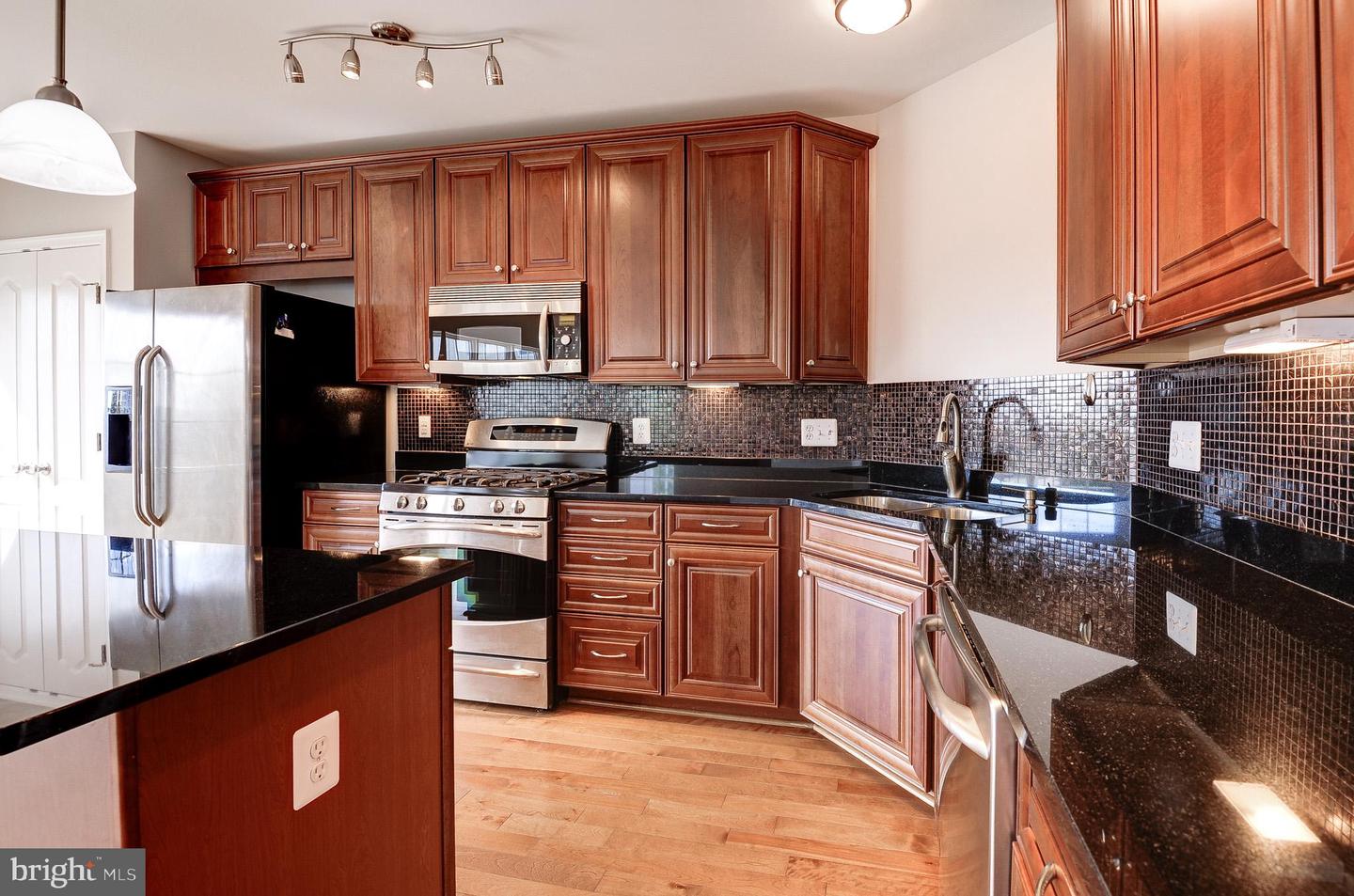 19293 HARLOW SQ, LEESBURG, Virginia 20176, 3 Bedrooms Bedrooms, ,2 BathroomsBathrooms,Residential,For sale,19293 HARLOW SQ,VALO2107988 MLS # VALO2107988