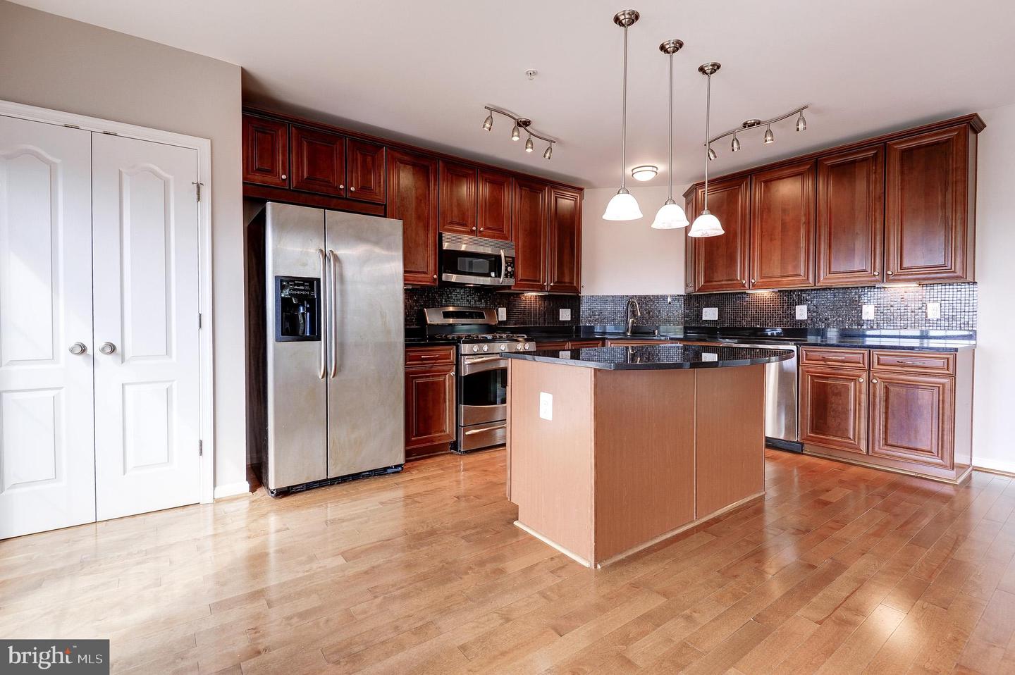 19293 HARLOW SQ, LEESBURG, Virginia 20176, 3 Bedrooms Bedrooms, ,2 BathroomsBathrooms,Residential,For sale,19293 HARLOW SQ,VALO2107988 MLS # VALO2107988