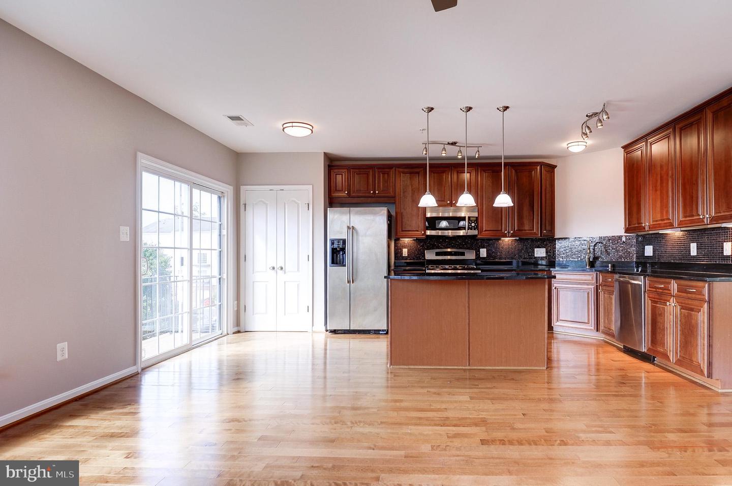 19293 HARLOW SQ, LEESBURG, Virginia 20176, 3 Bedrooms Bedrooms, ,2 BathroomsBathrooms,Residential,For sale,19293 HARLOW SQ,VALO2107988 MLS # VALO2107988
